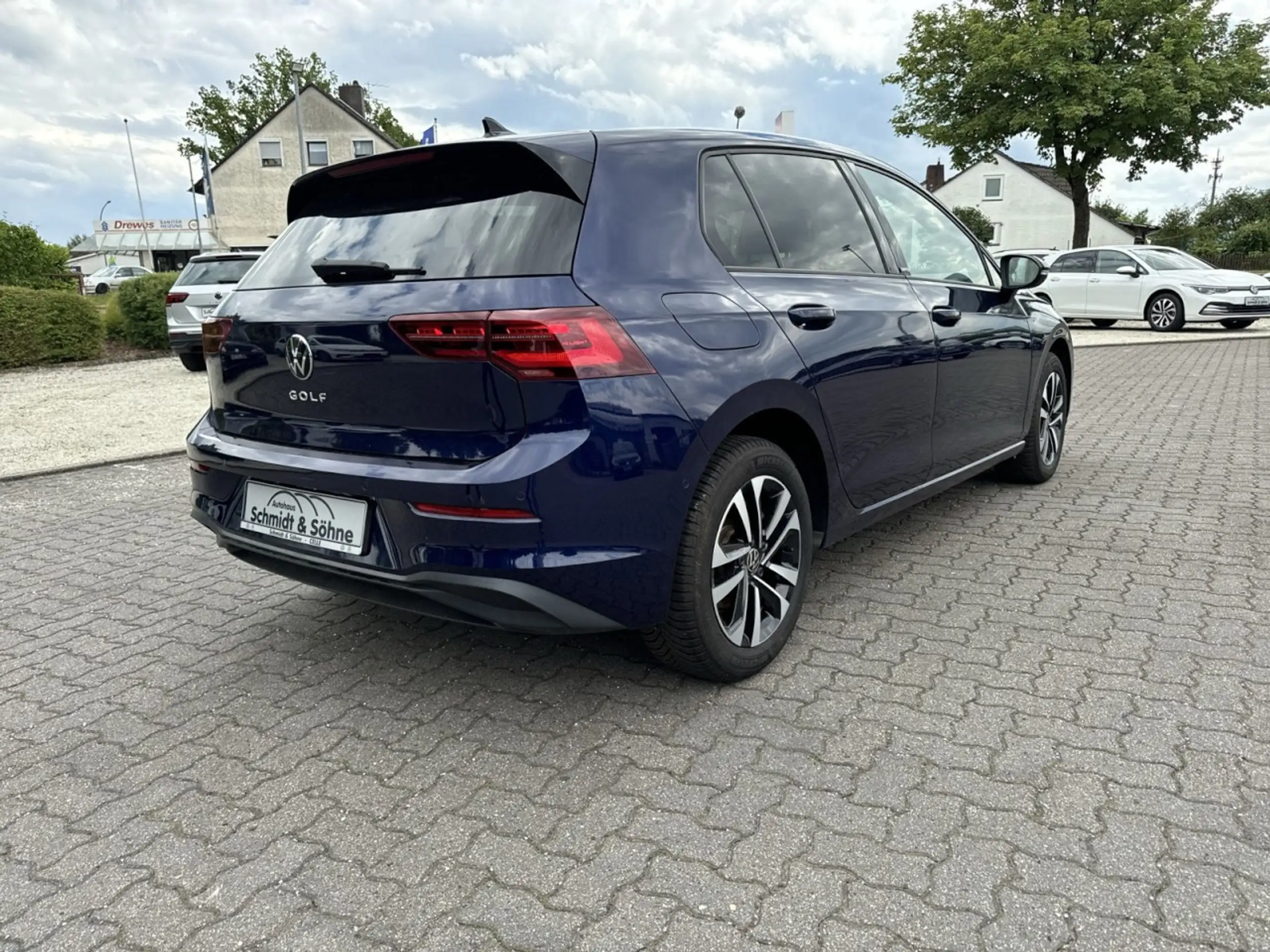 Volkswagen - Golf