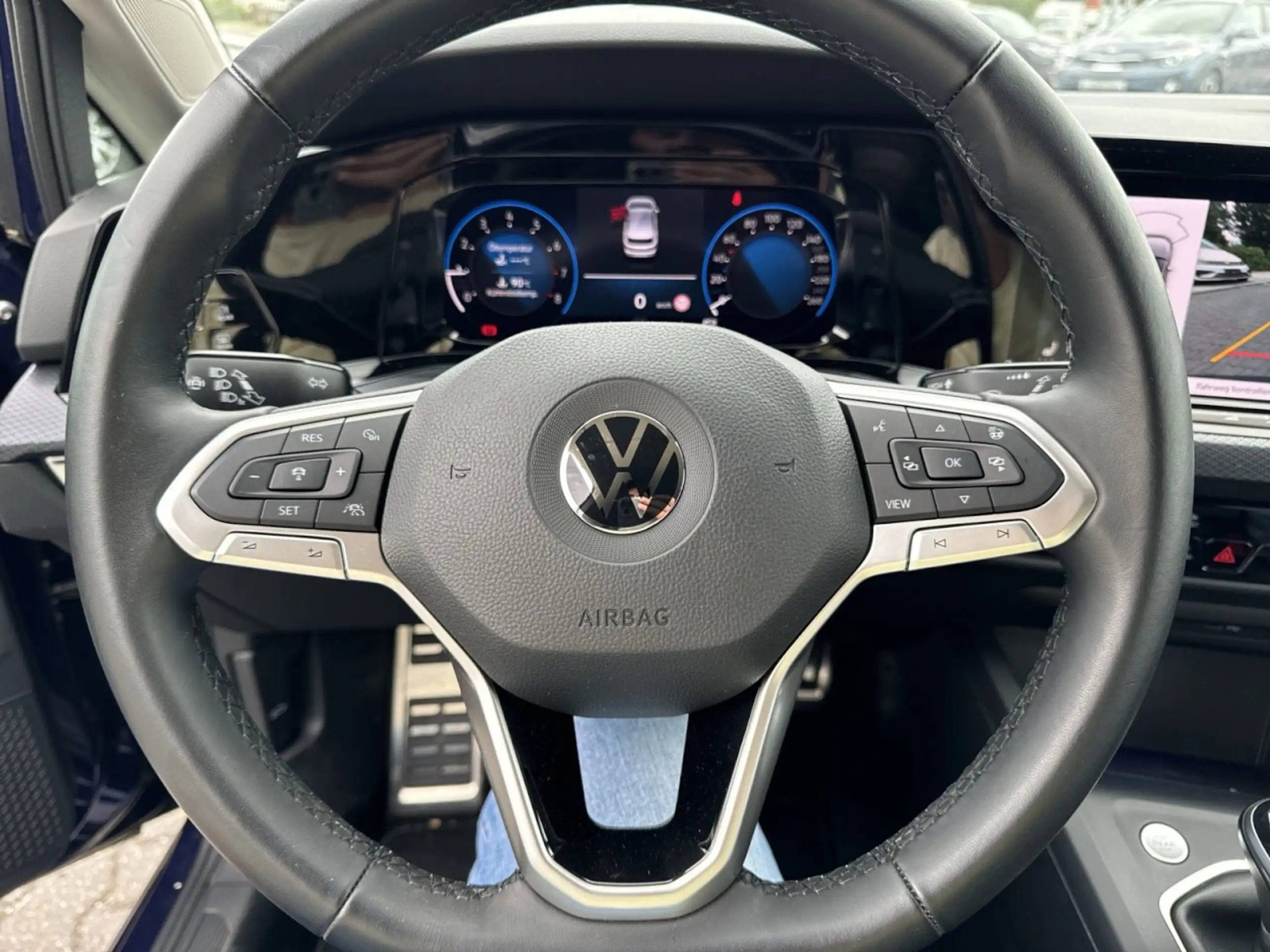 Volkswagen - Golf