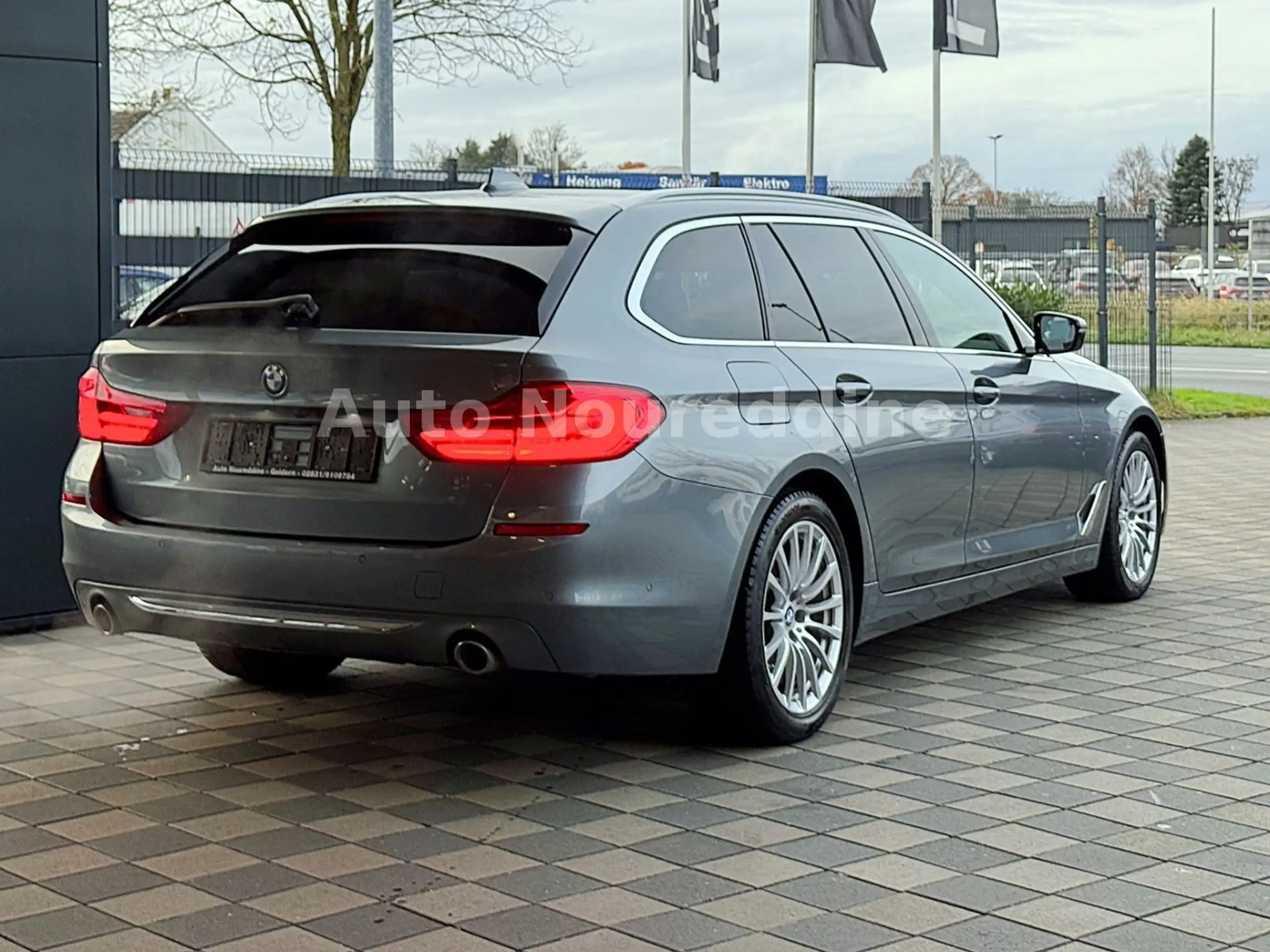 BMW - 530