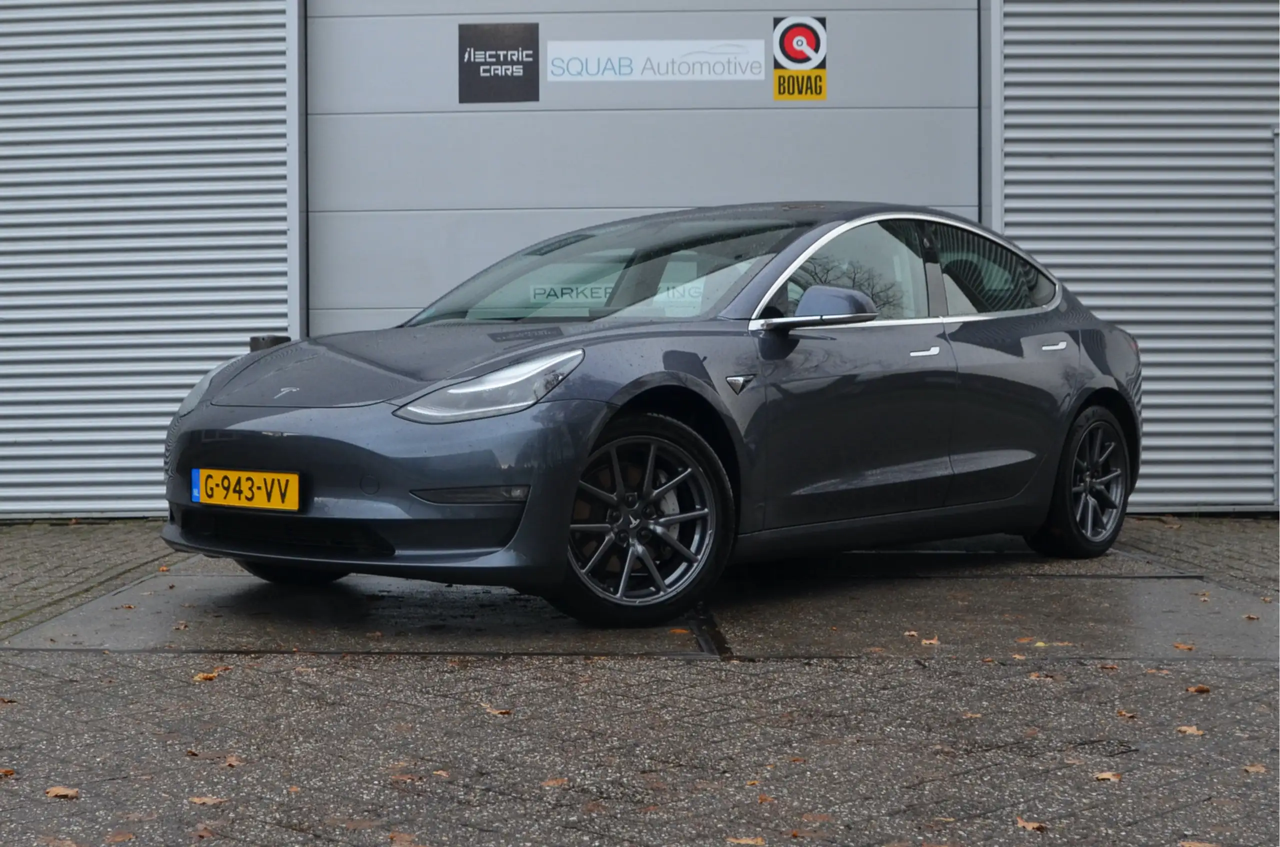 Tesla - Model 3