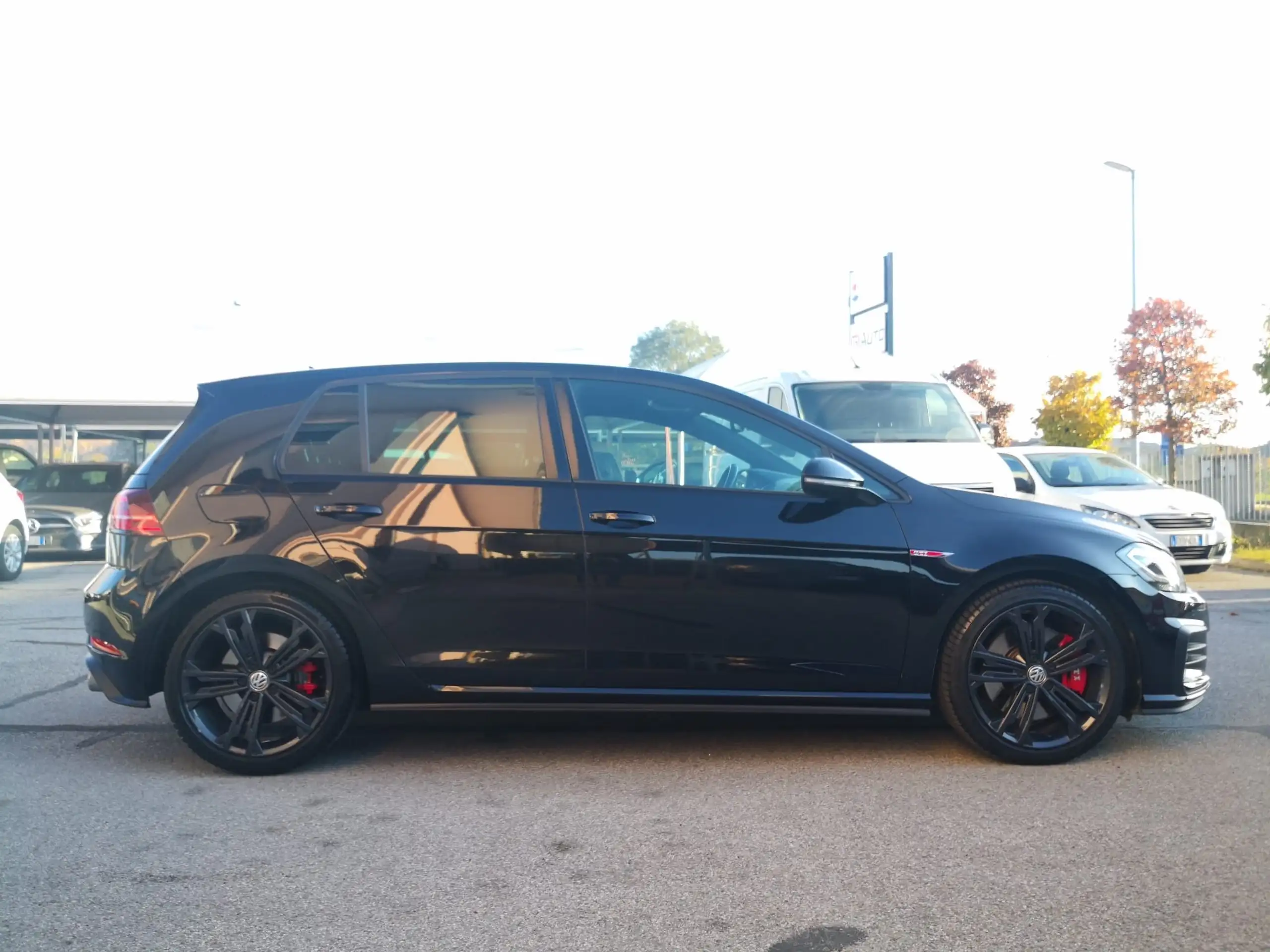 Volkswagen - Golf GTI