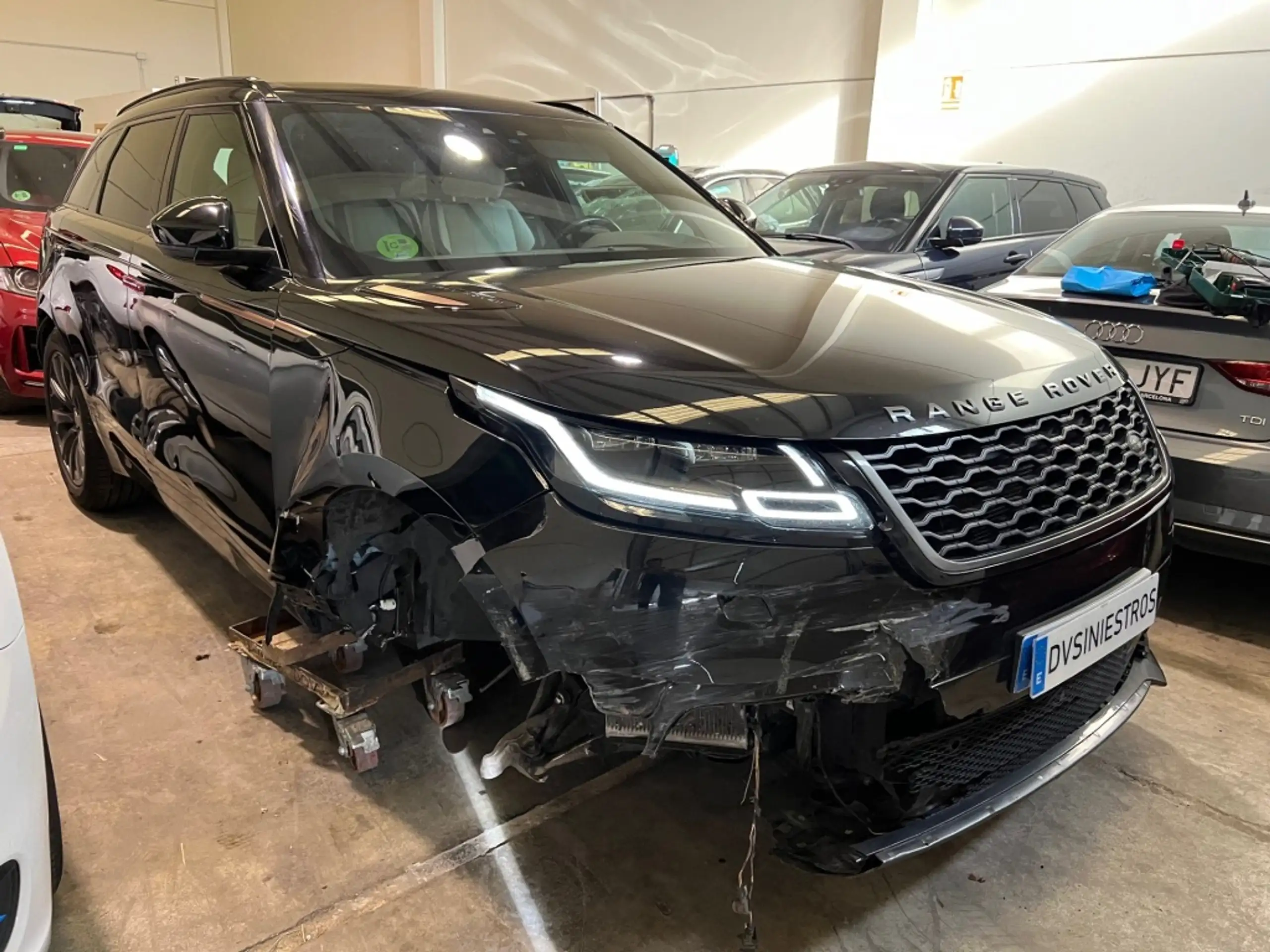 Land Rover - Range Rover Velar