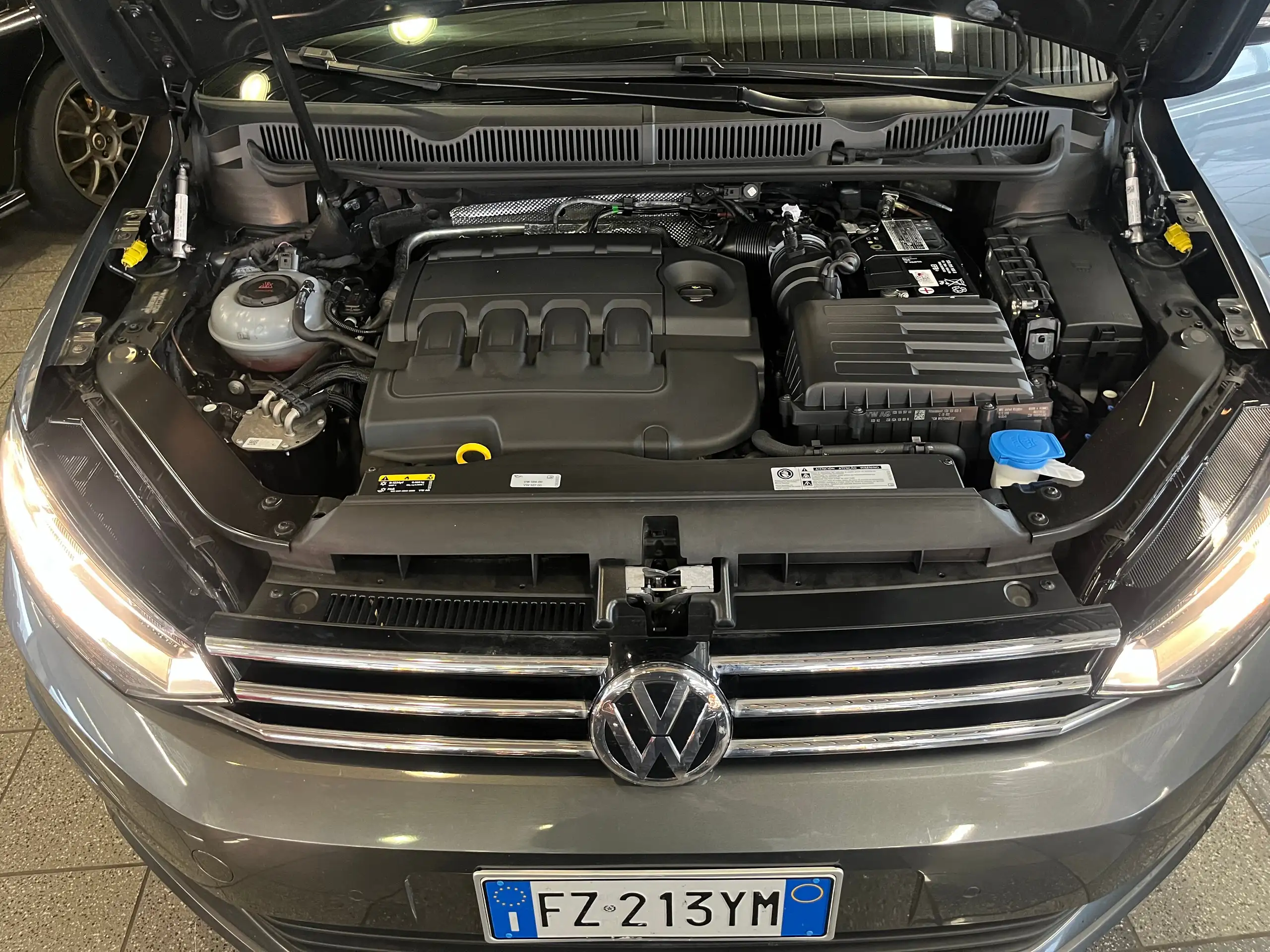 Volkswagen - Touran