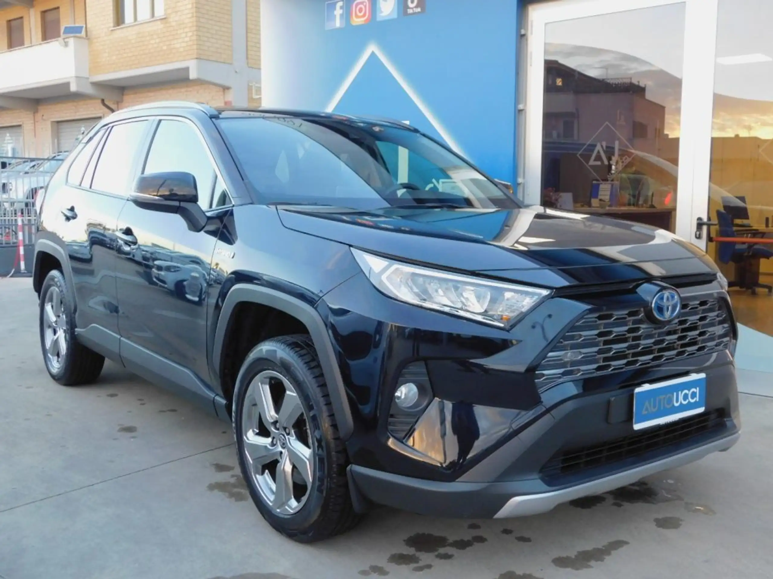 Toyota - RAV 4