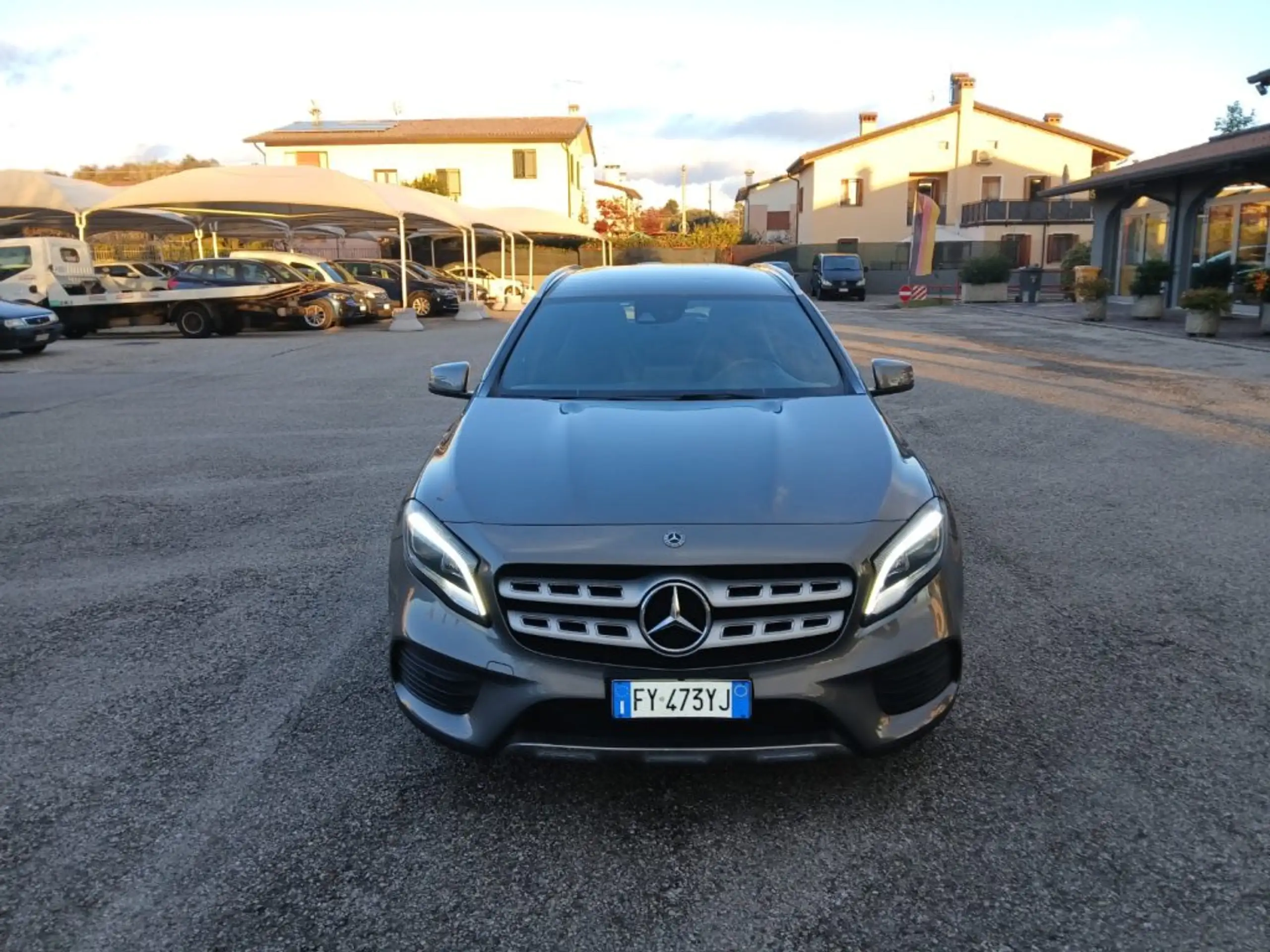 Mercedes-Benz - GLA 220