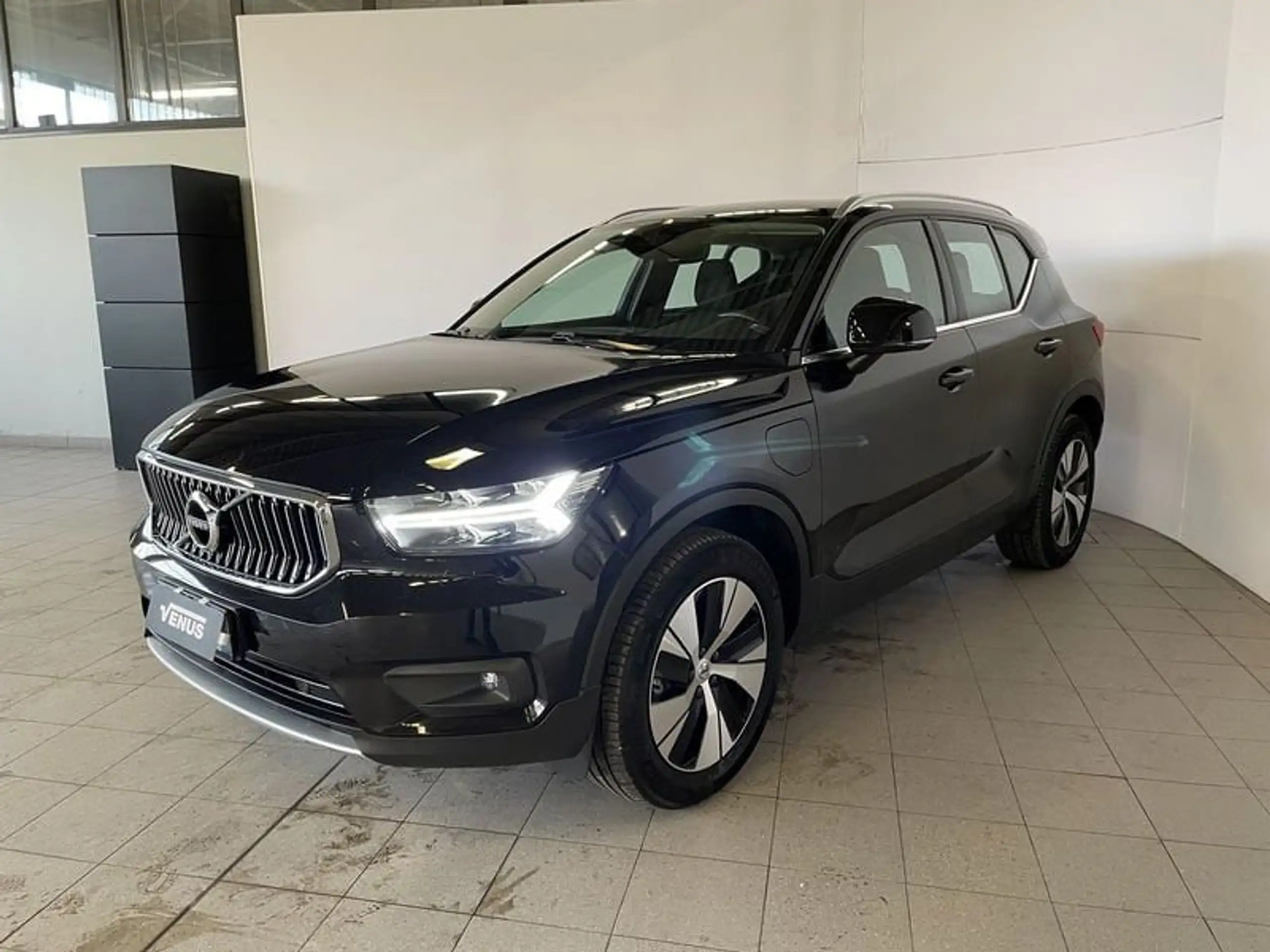 Volvo - XC40