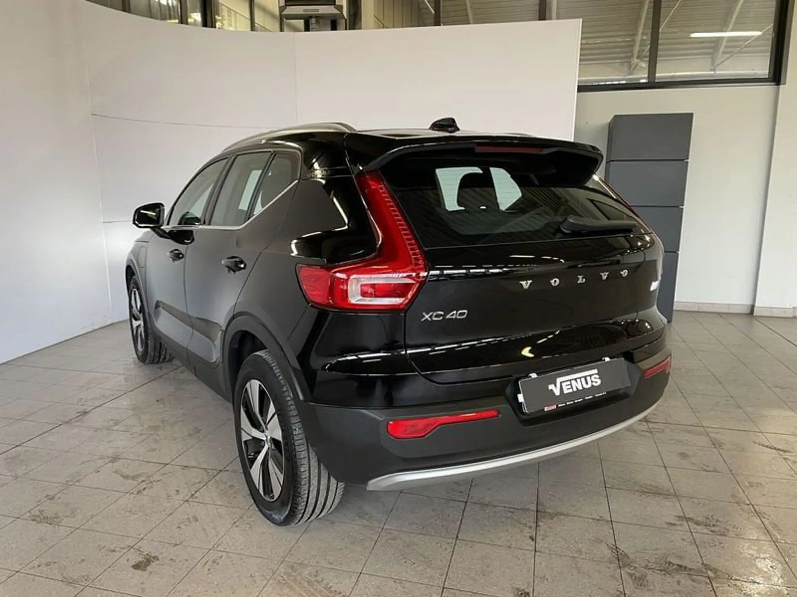 Volvo - XC40