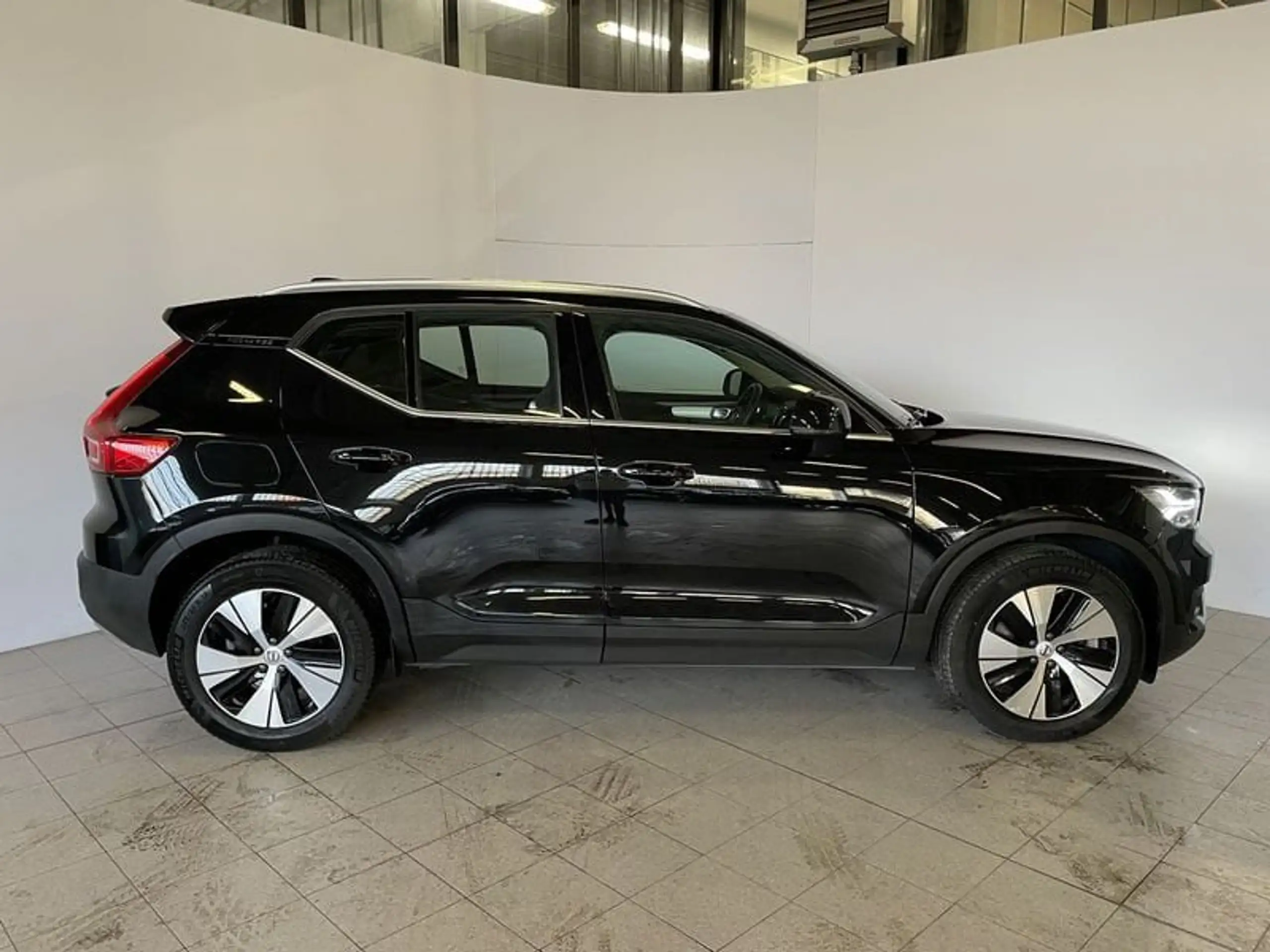 Volvo - XC40