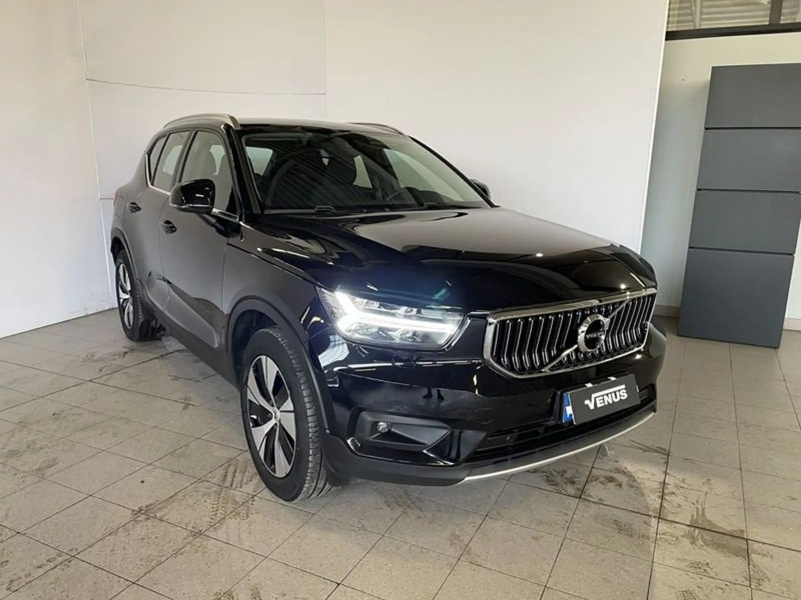 Volvo - XC40