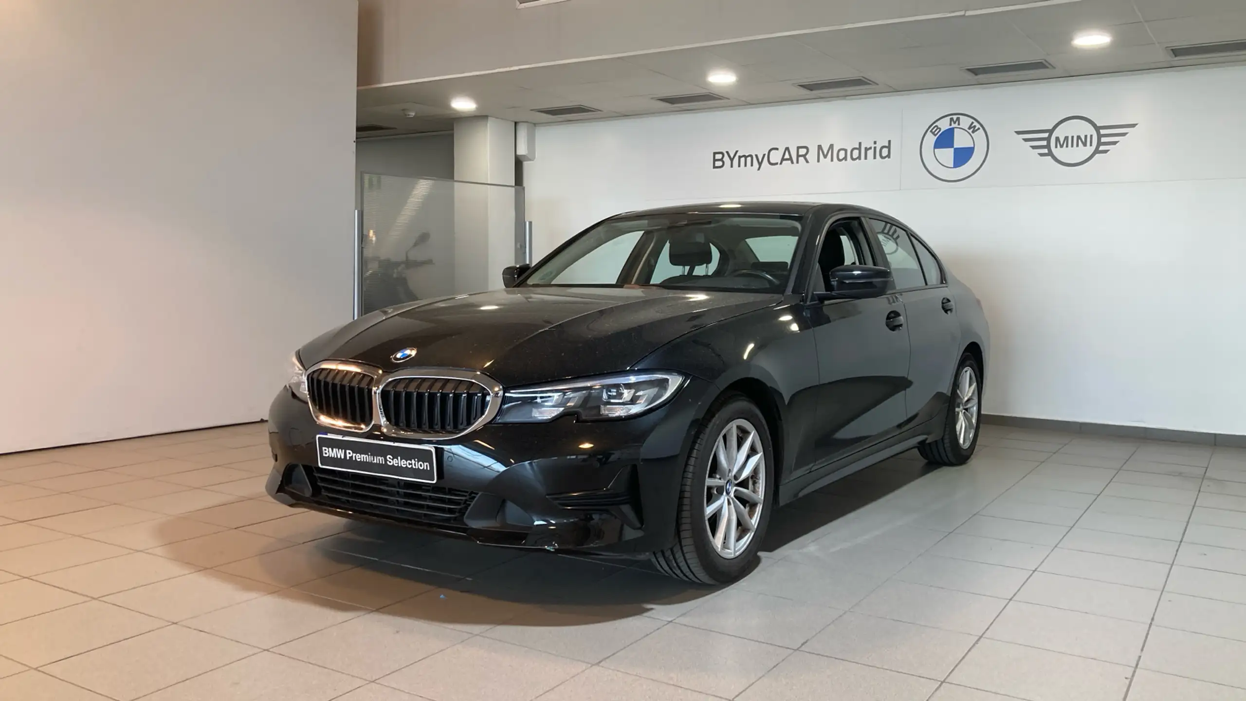 BMW 318 2019