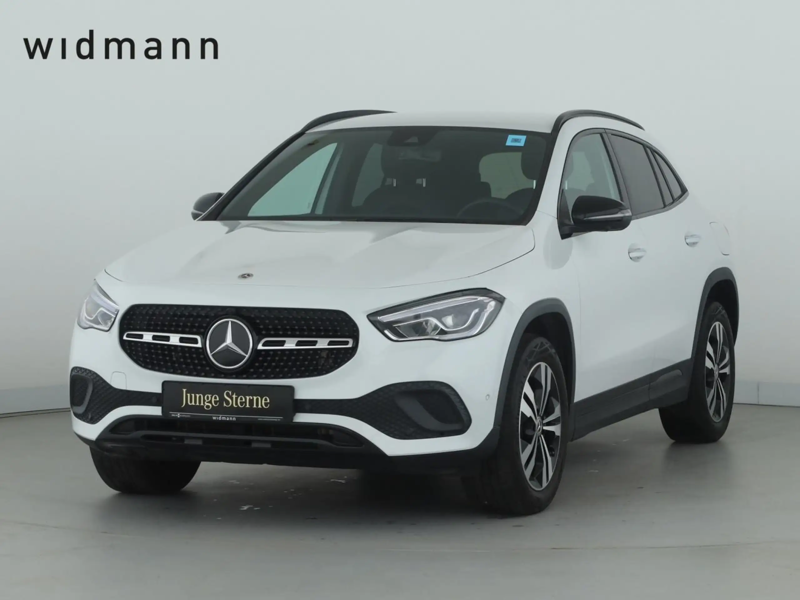 Mercedes-Benz - GLA 200