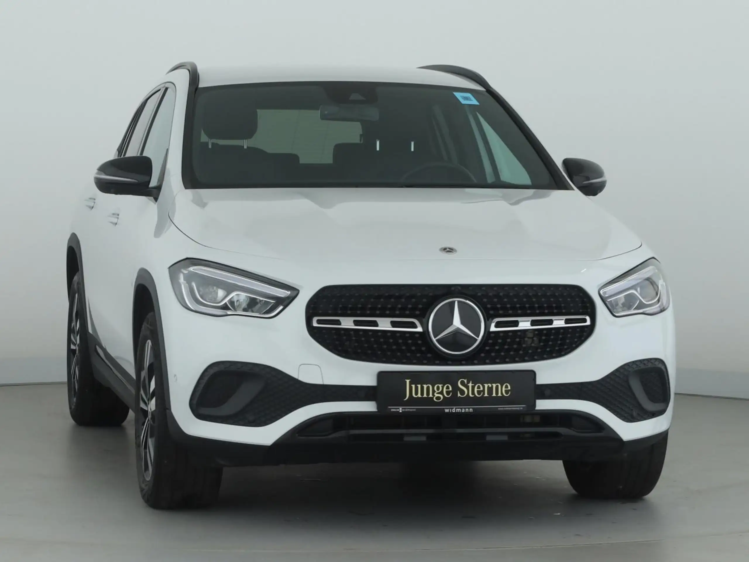 Mercedes-Benz - GLA 200