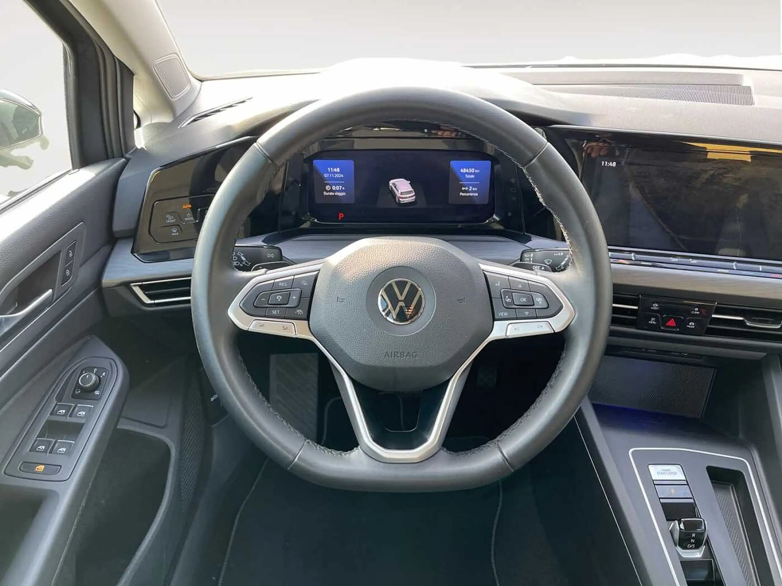 Volkswagen - Golf