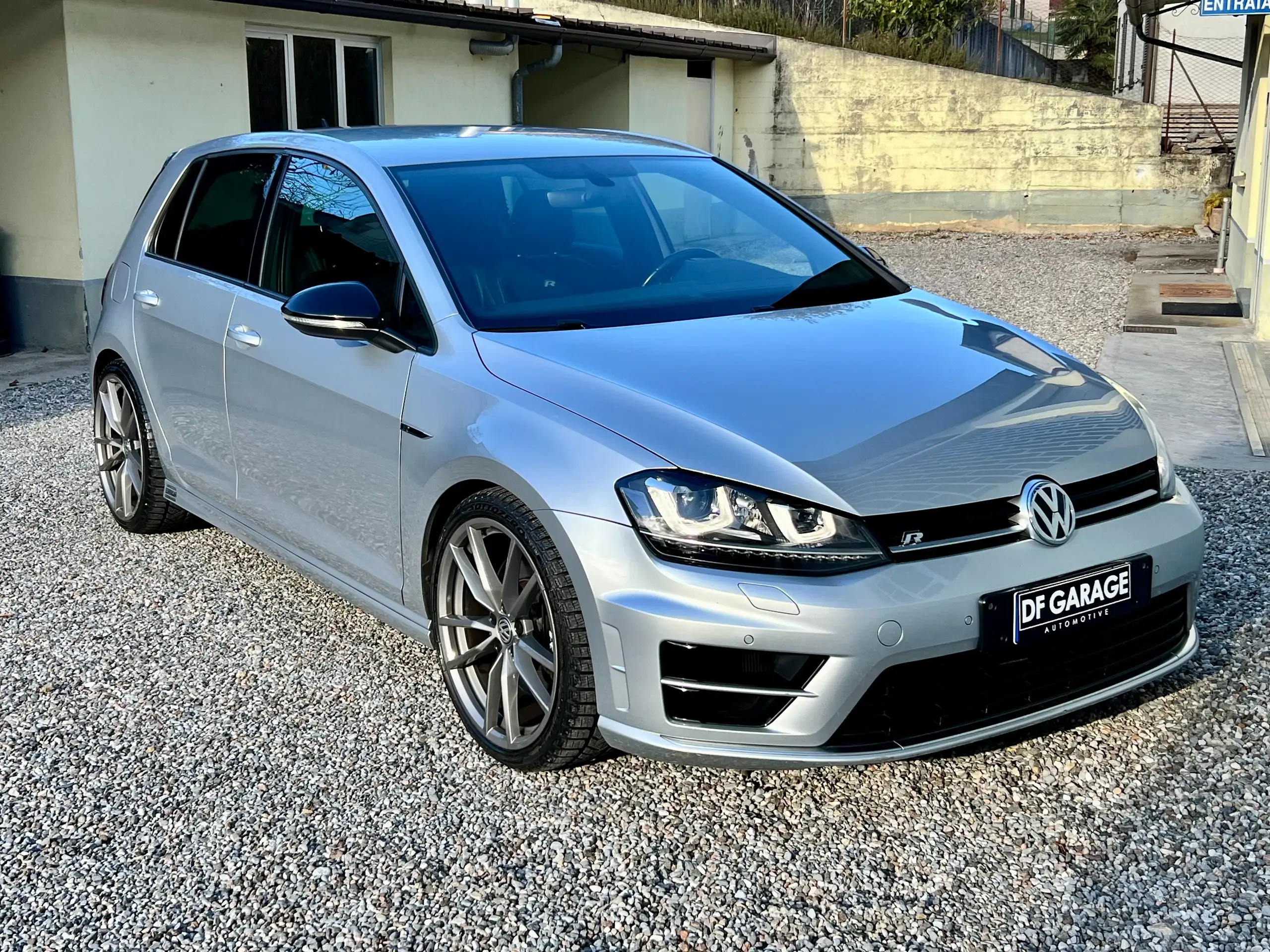 Volkswagen - Golf