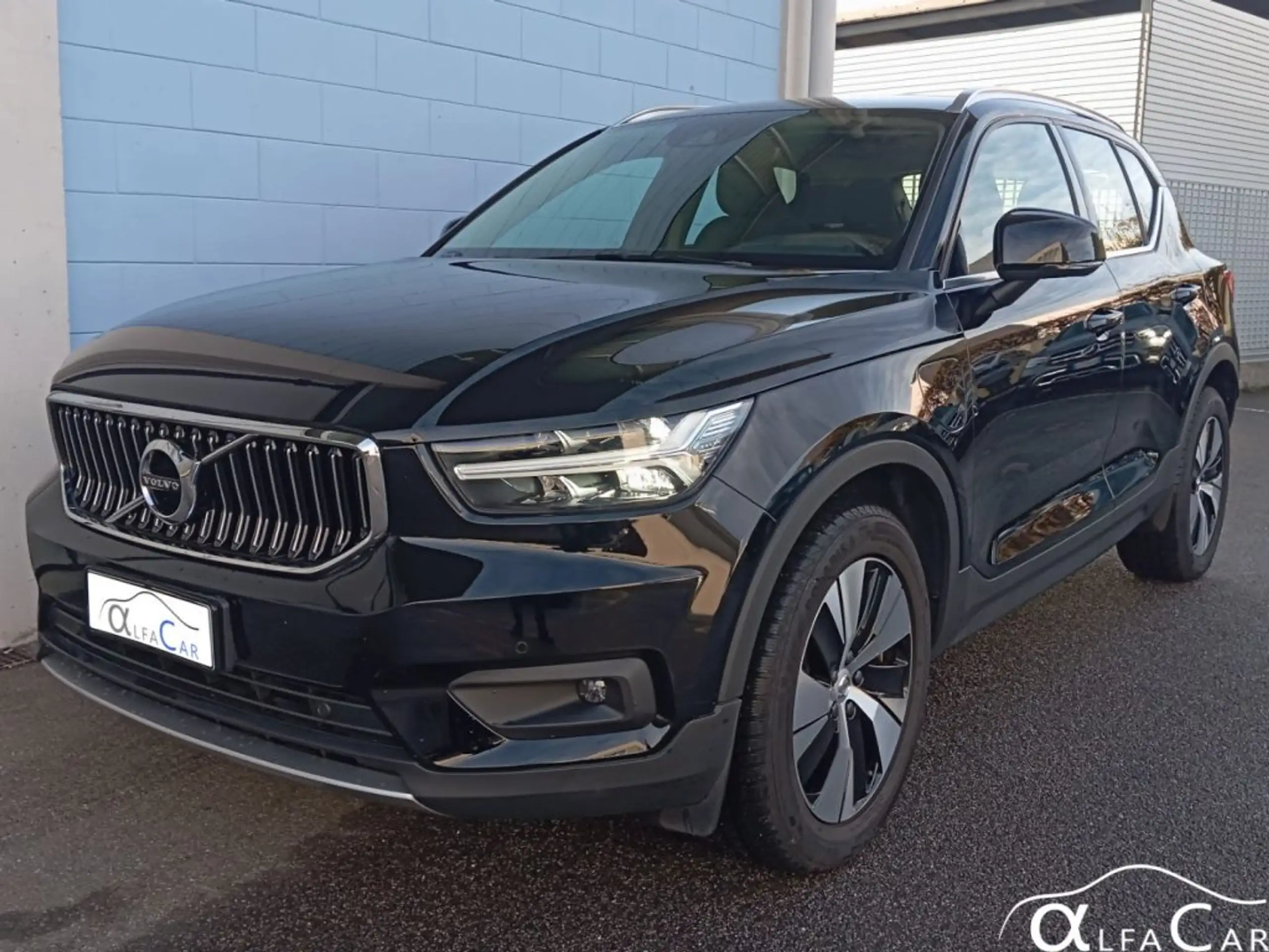 Volvo - XC40