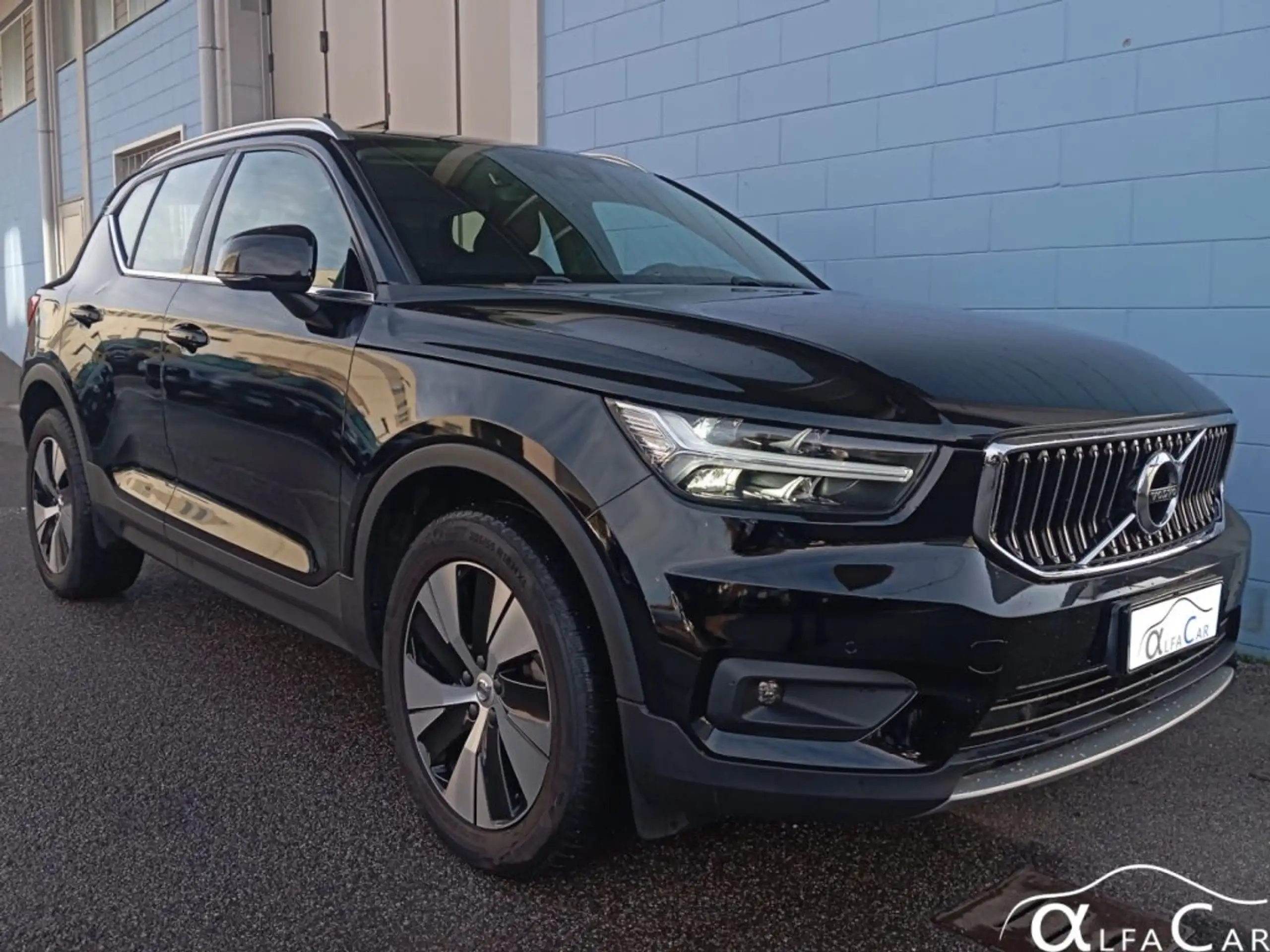 Volvo - XC40