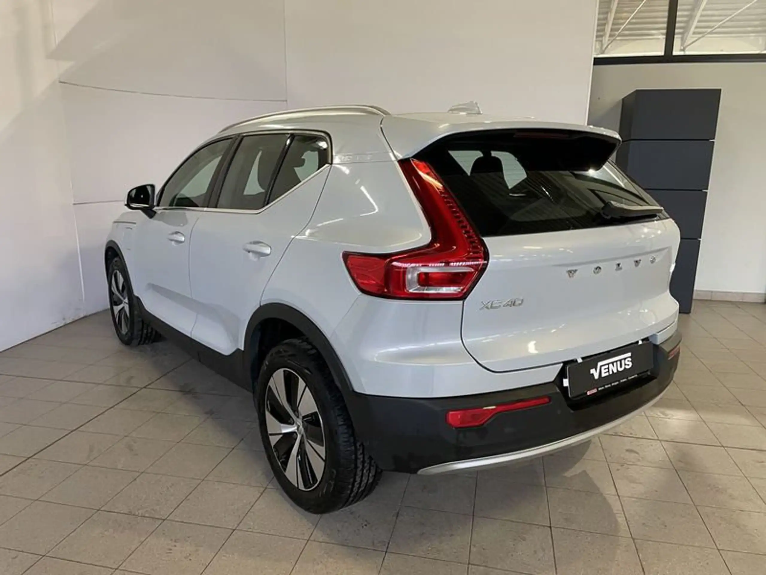 Volvo - XC40