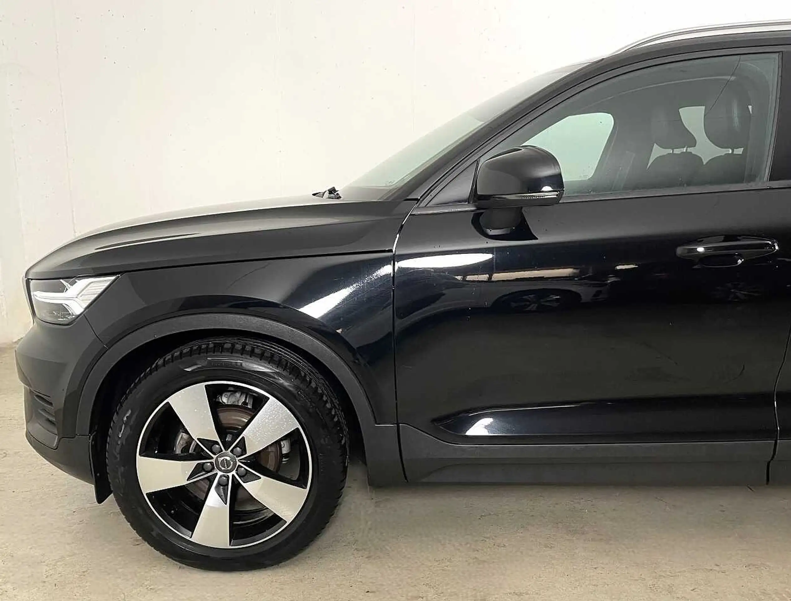 Volvo - XC40