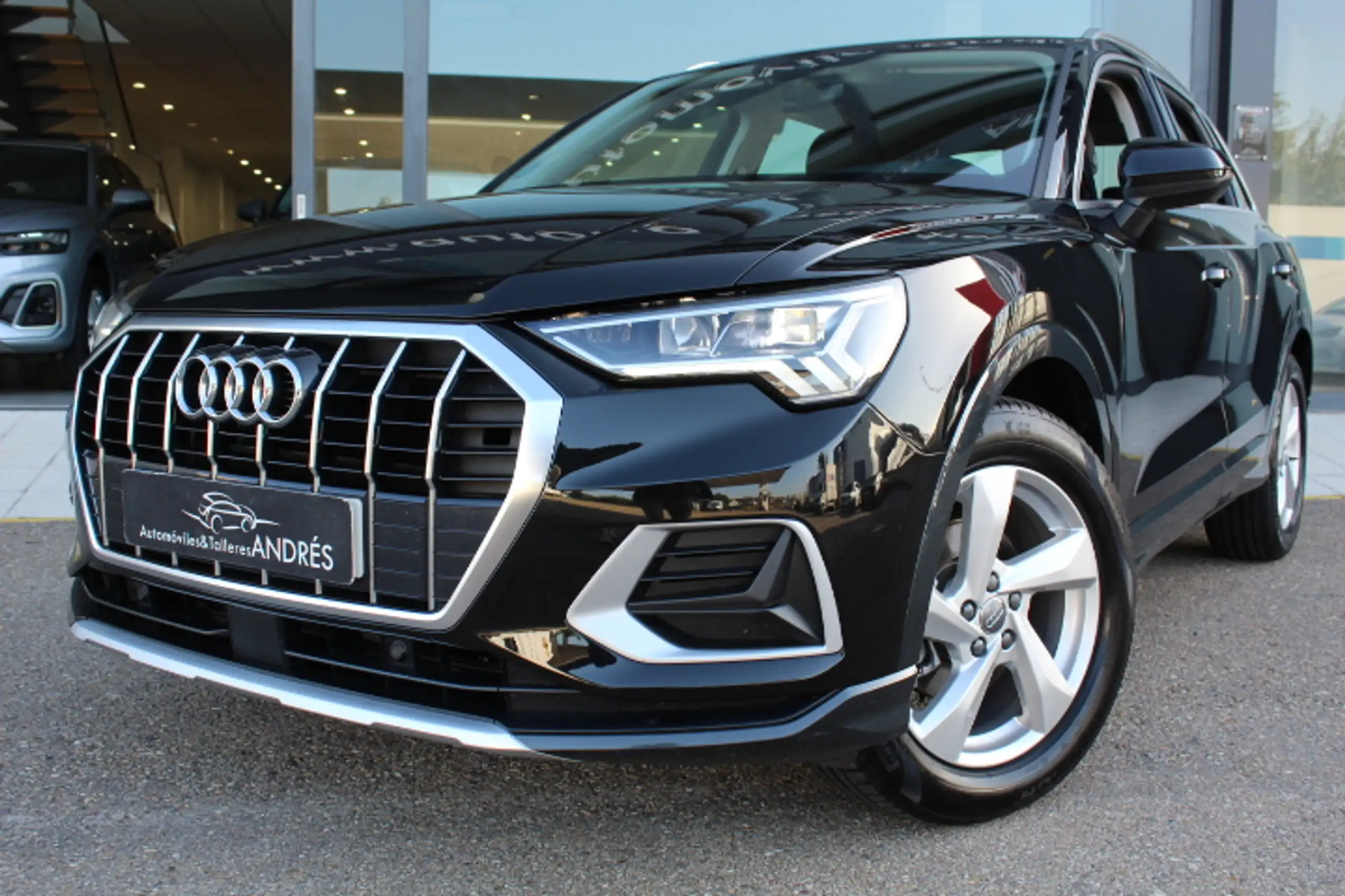 Audi - Q3