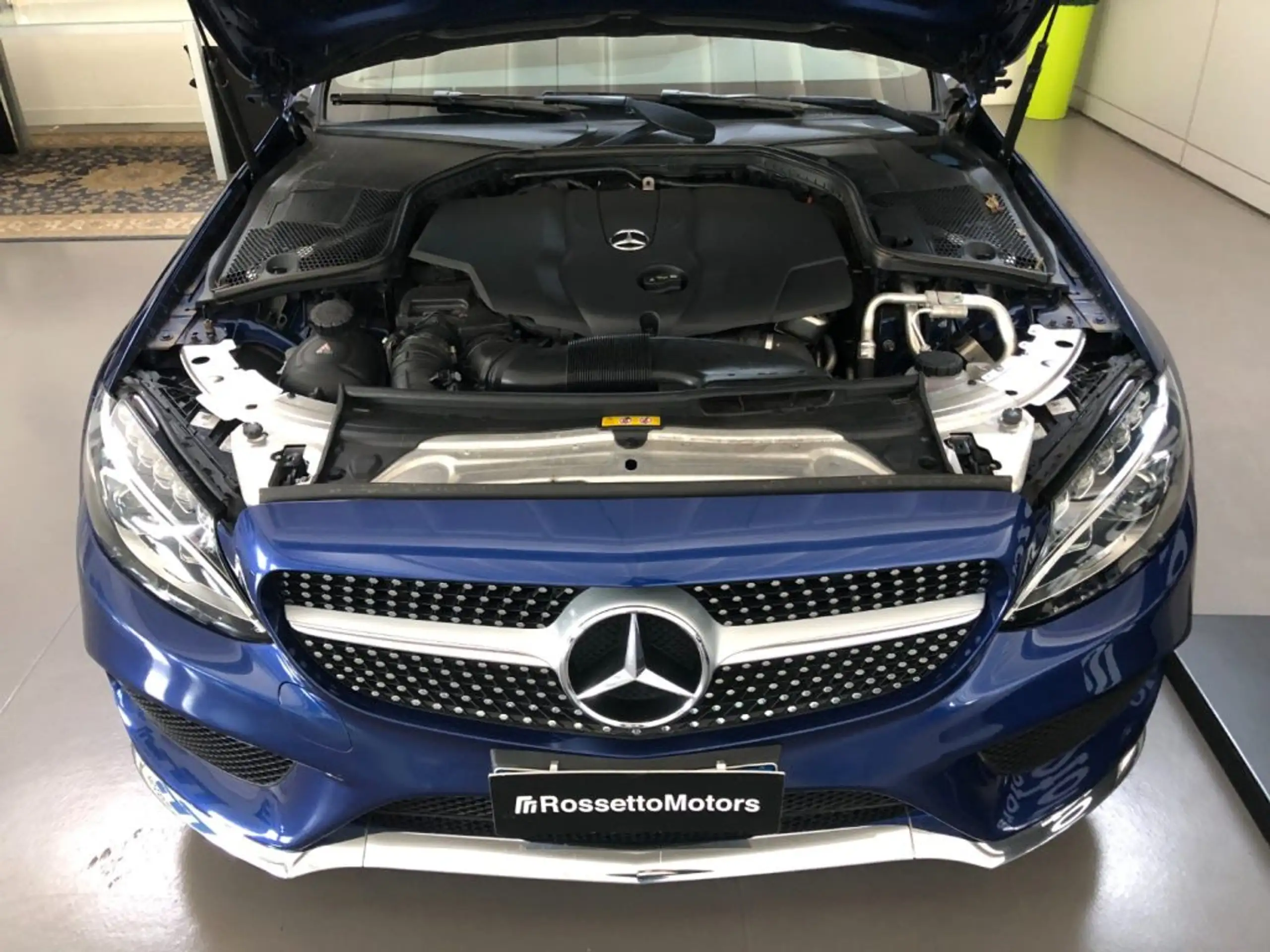 Mercedes-Benz - C 220