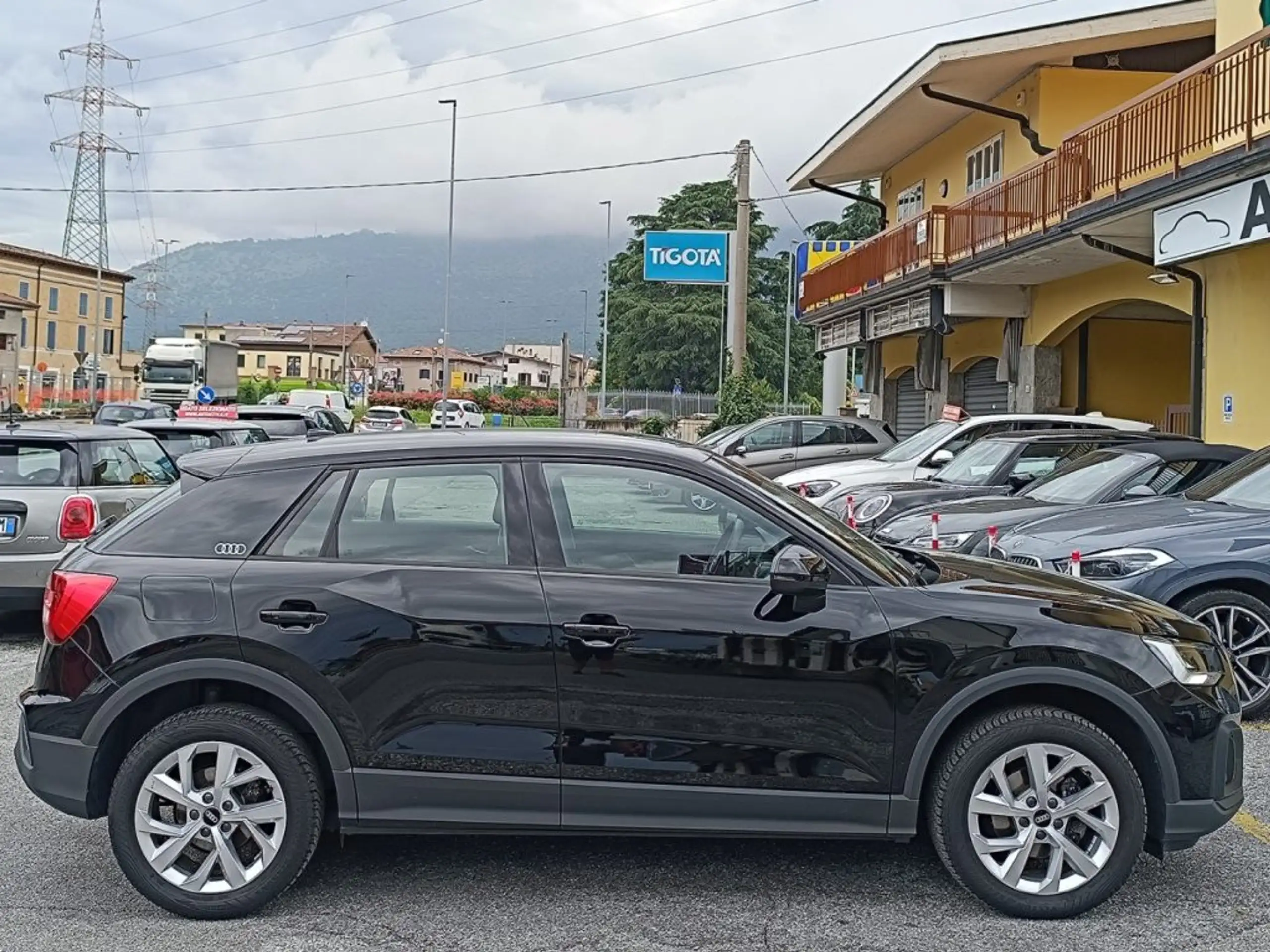 Audi - Q2