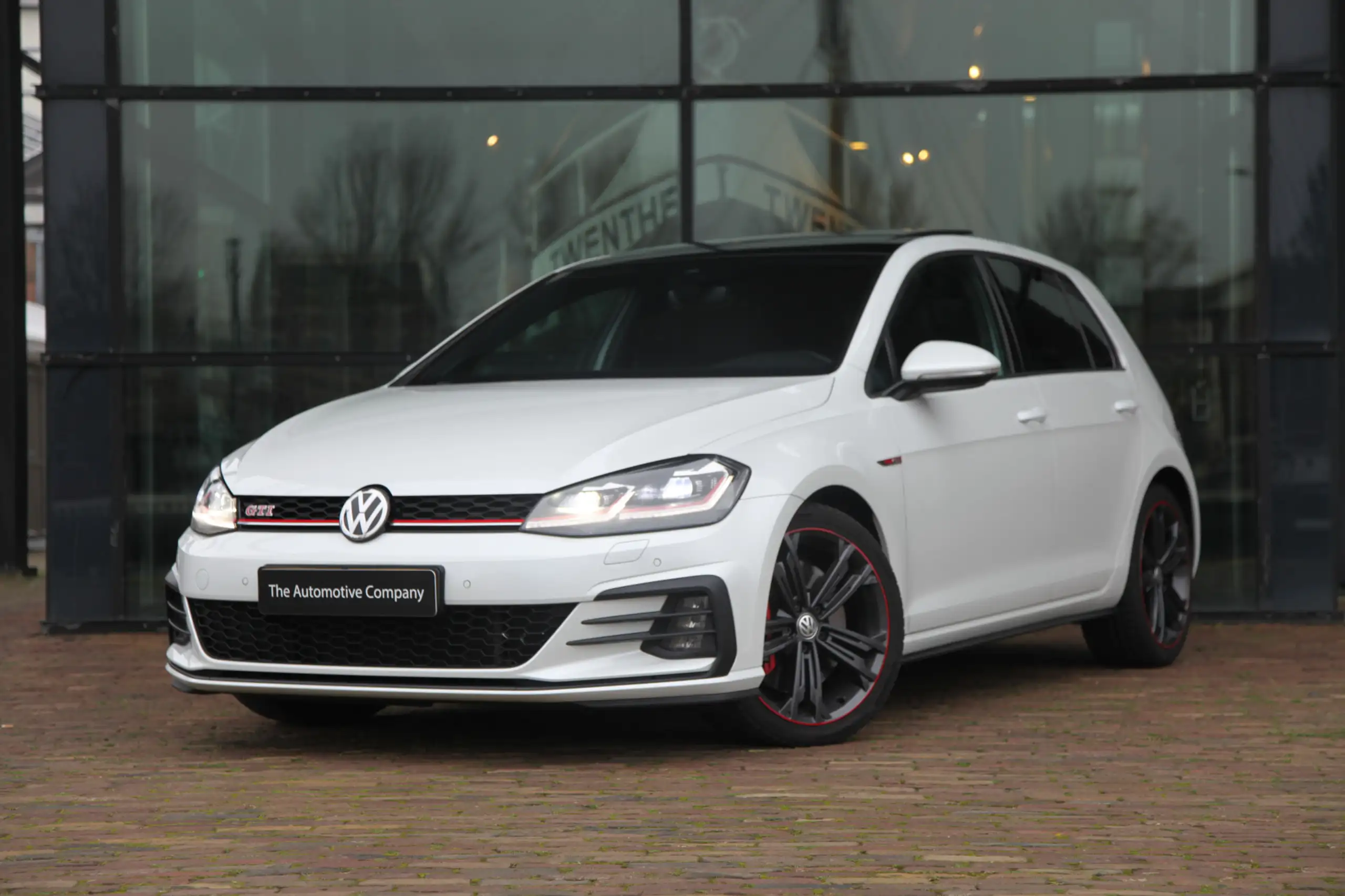 Volkswagen - Golf GTI