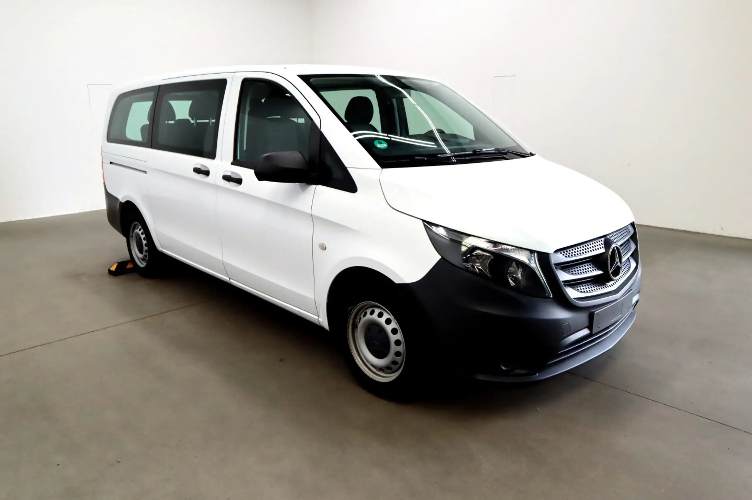 Mercedes-Benz - Vito