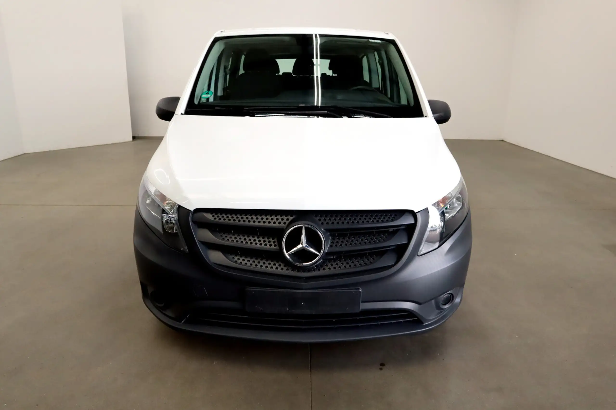 Mercedes-Benz - Vito