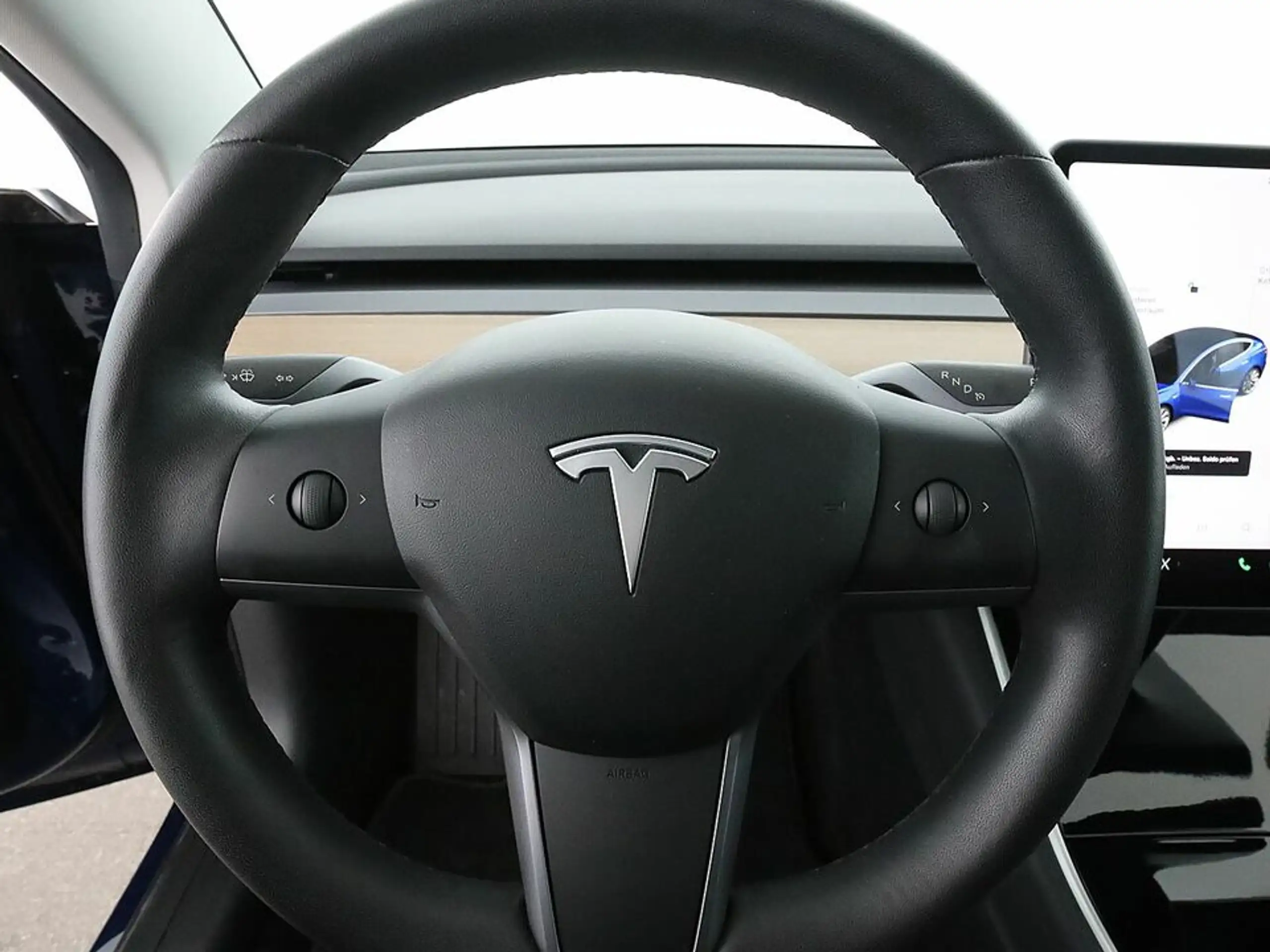 Tesla - Model 3