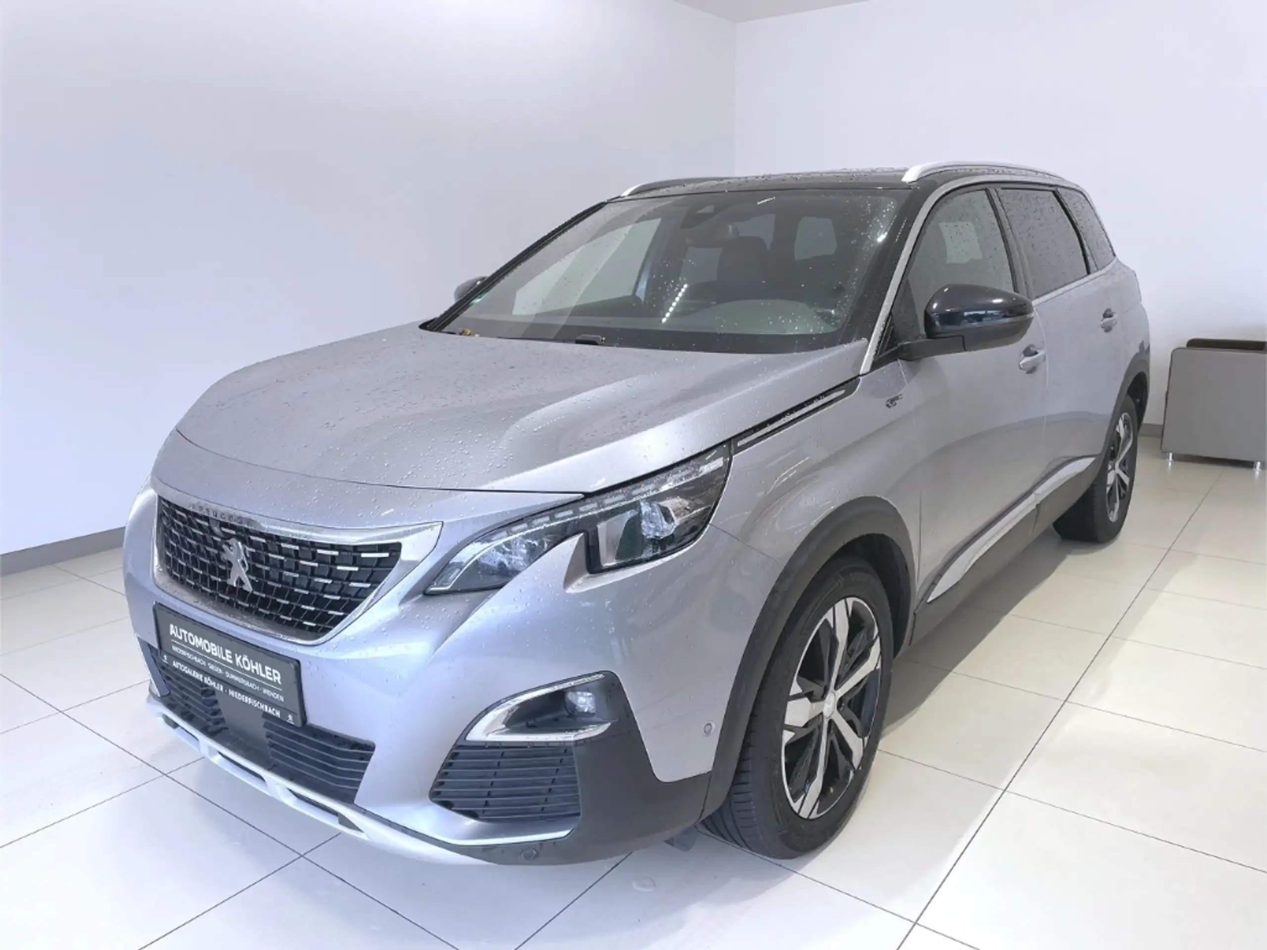 Peugeot - 5008