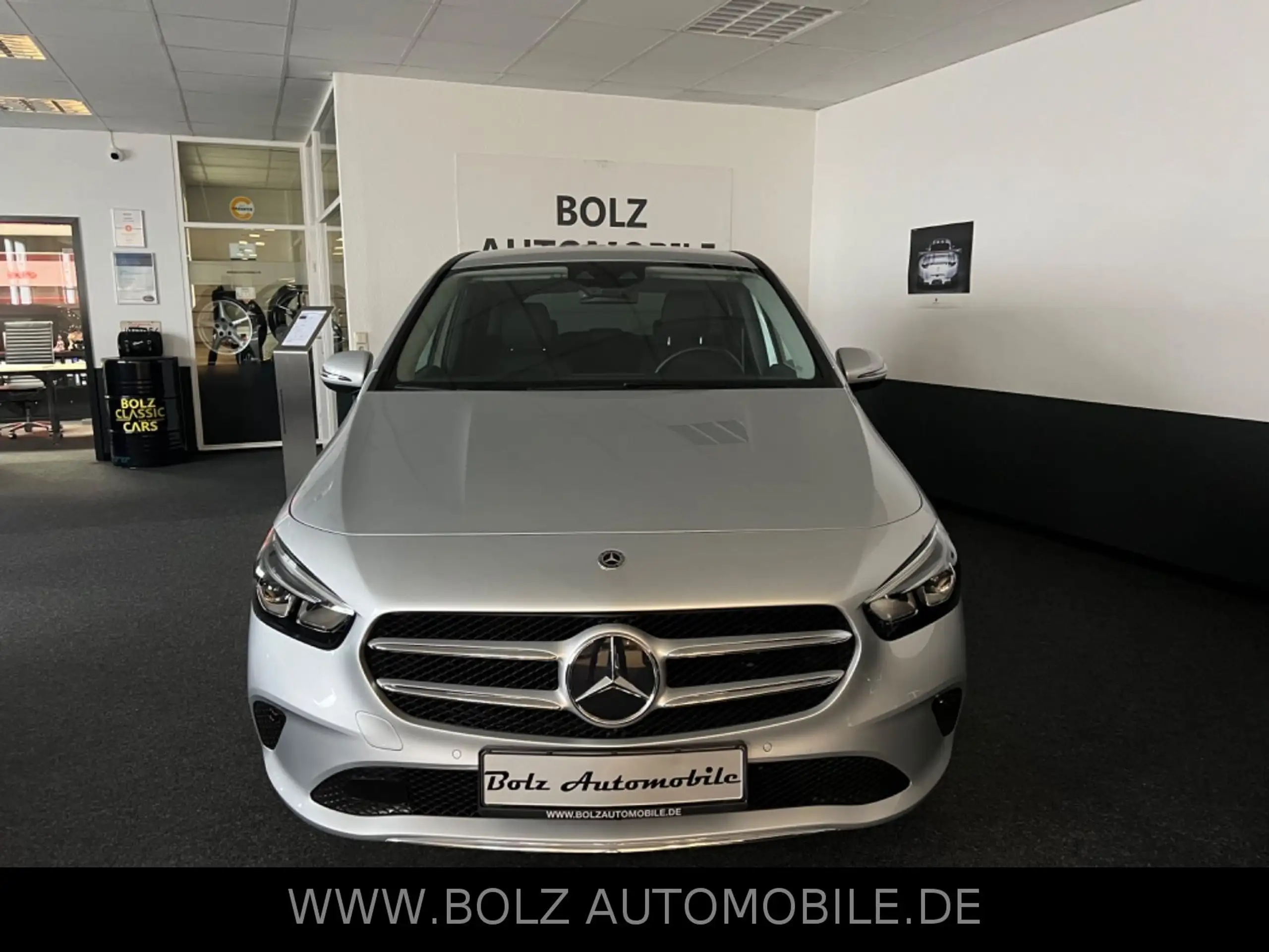 Mercedes-Benz - B 200