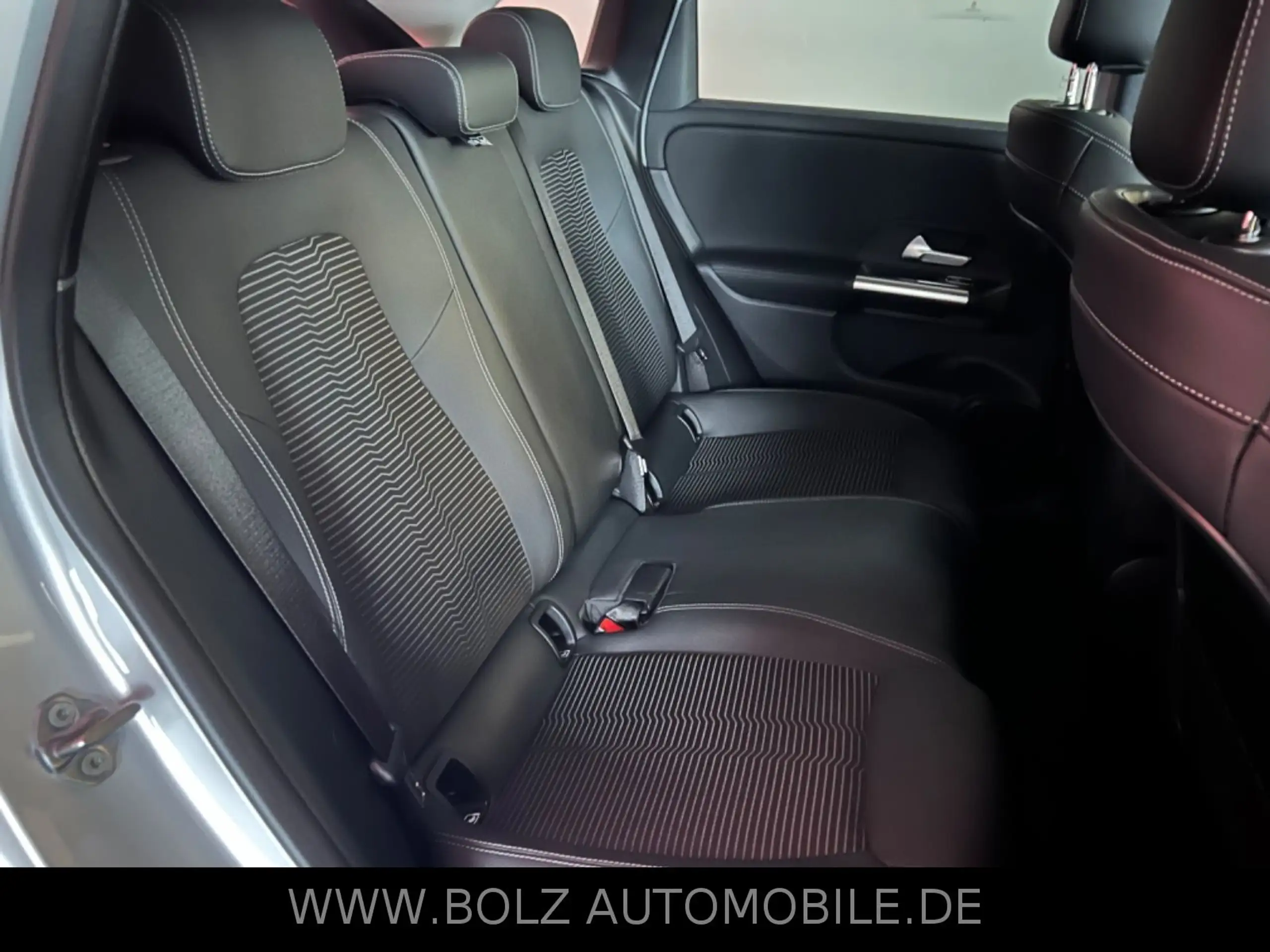 Mercedes-Benz - B 200