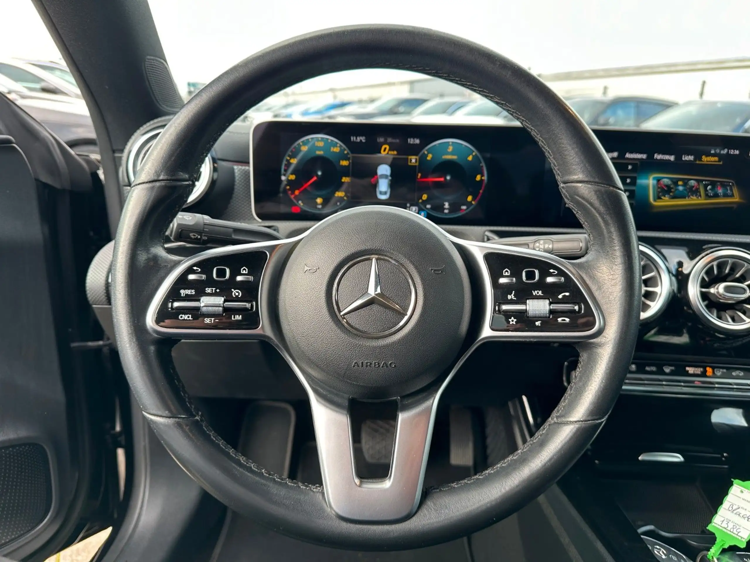 Mercedes-Benz - CLA 180