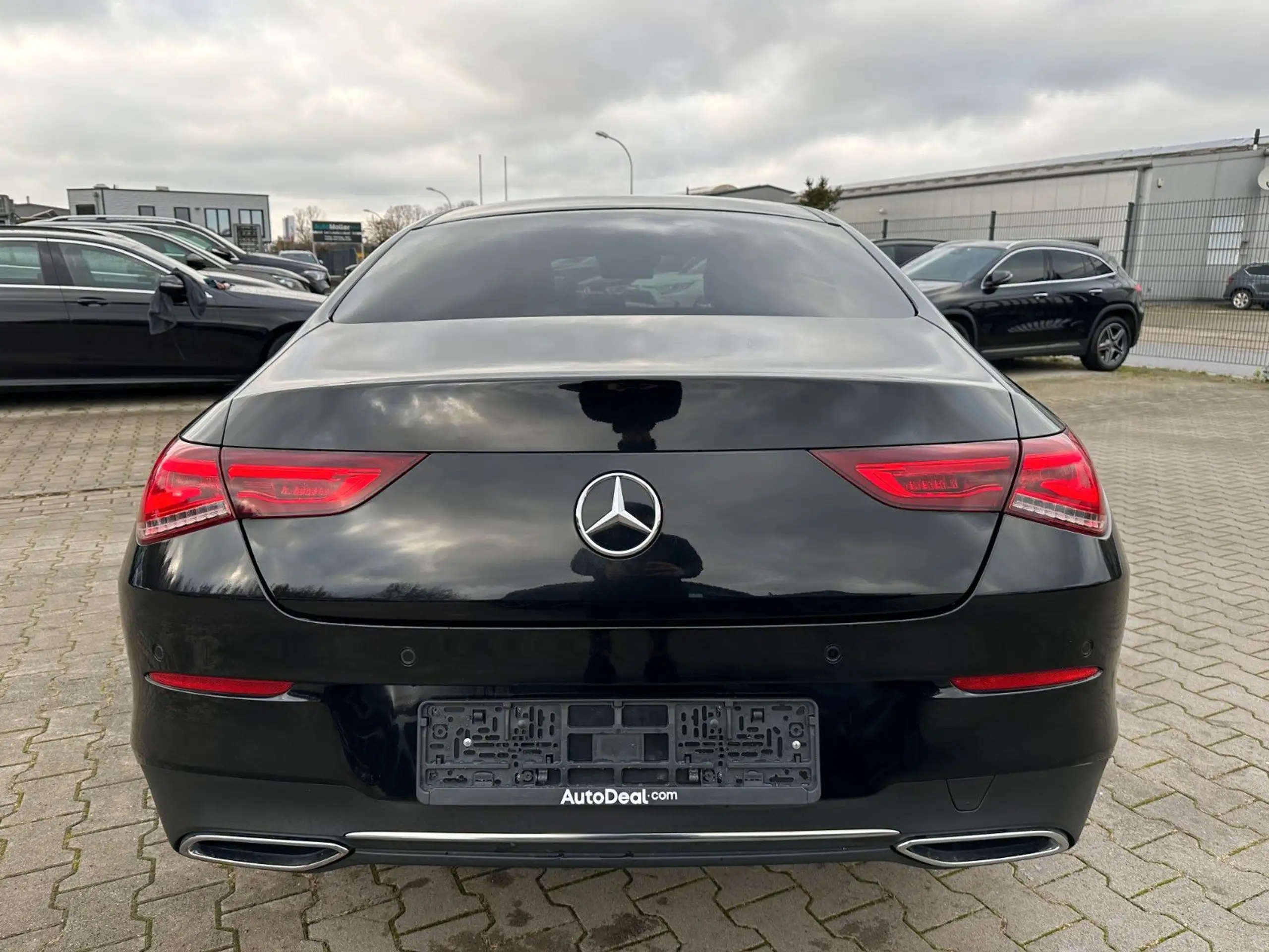 Mercedes-Benz - CLA 180