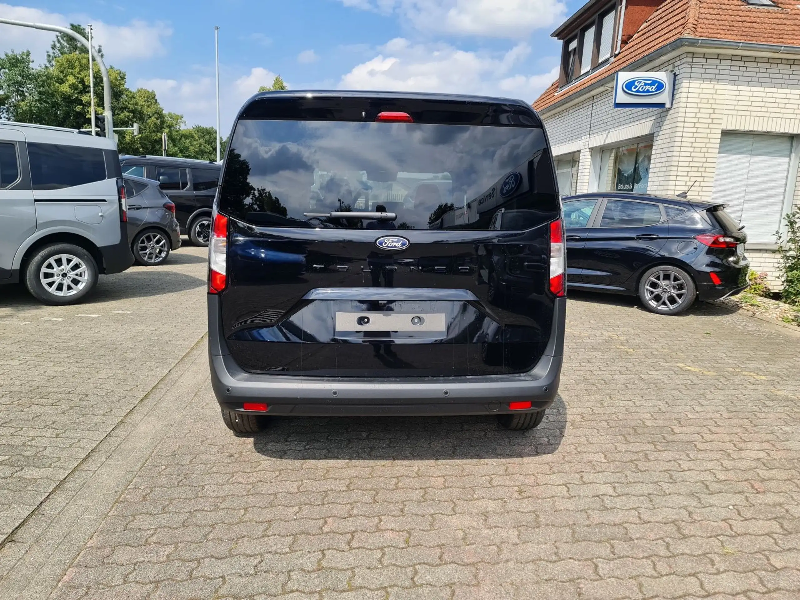 Ford - Tourneo Courier