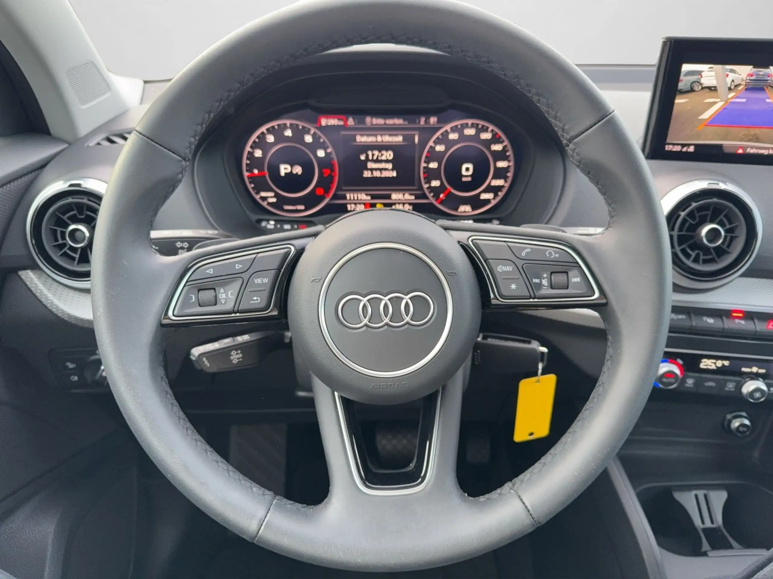 Audi - Q2