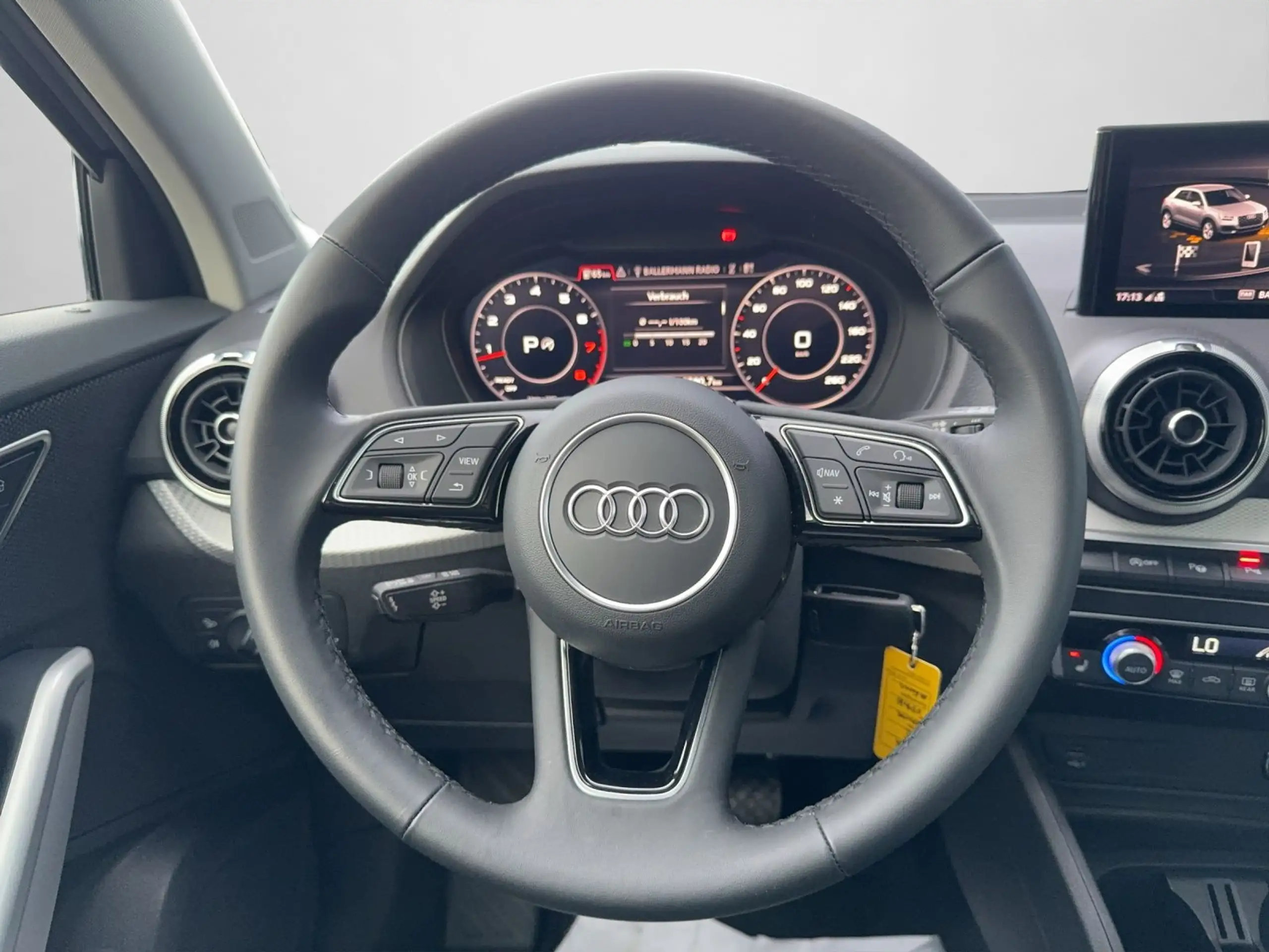 Audi - Q2