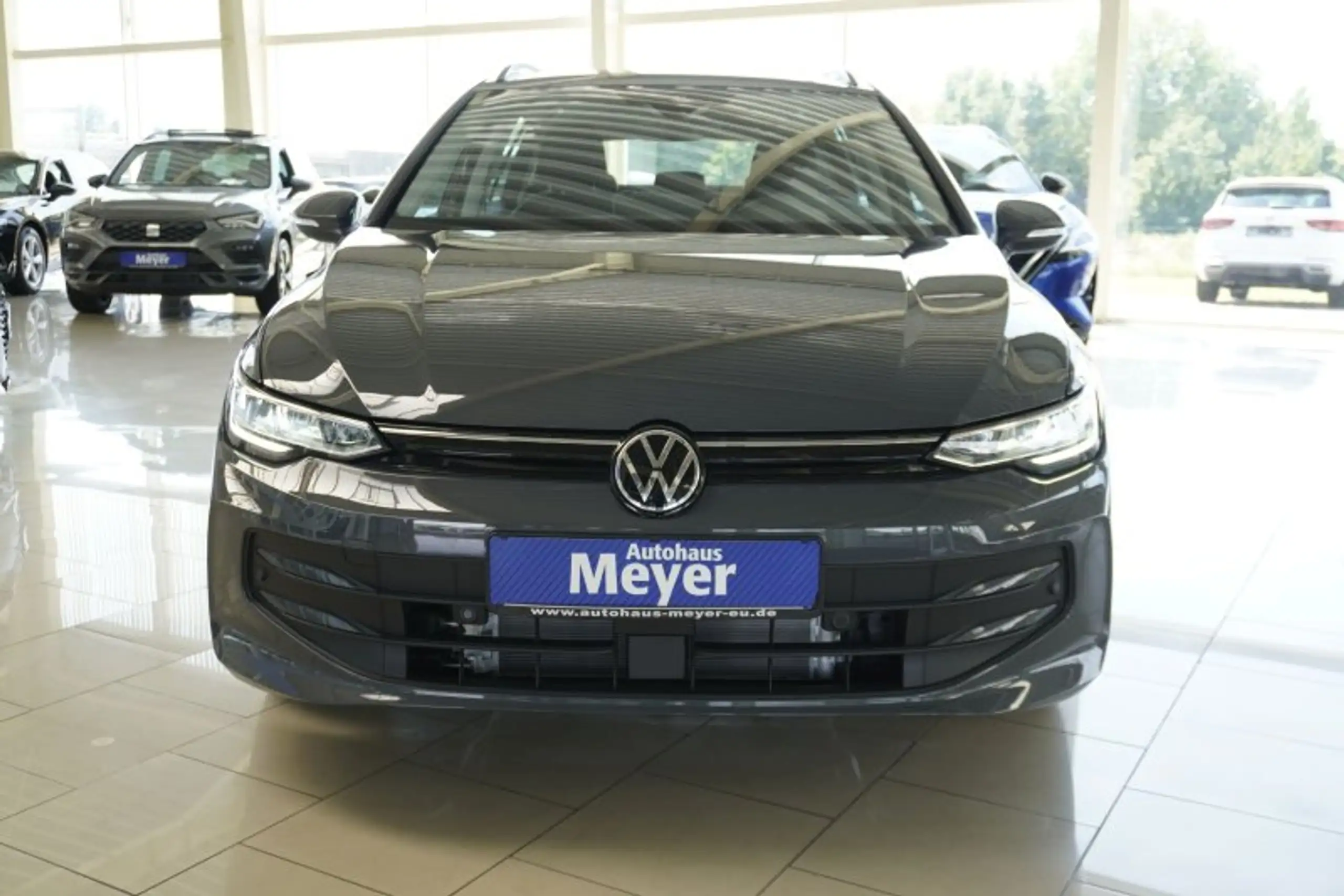 Volkswagen - Golf