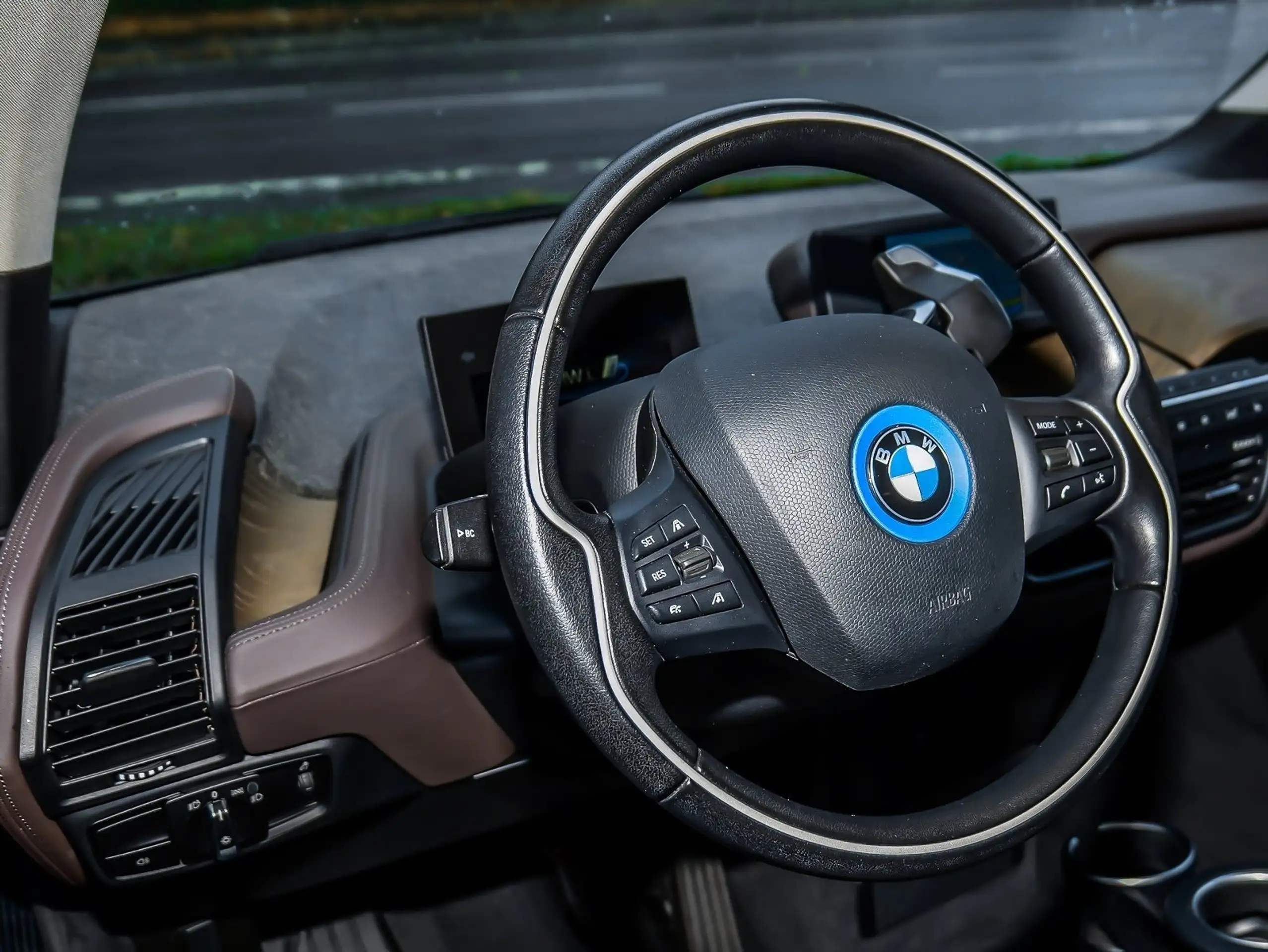 BMW - i3