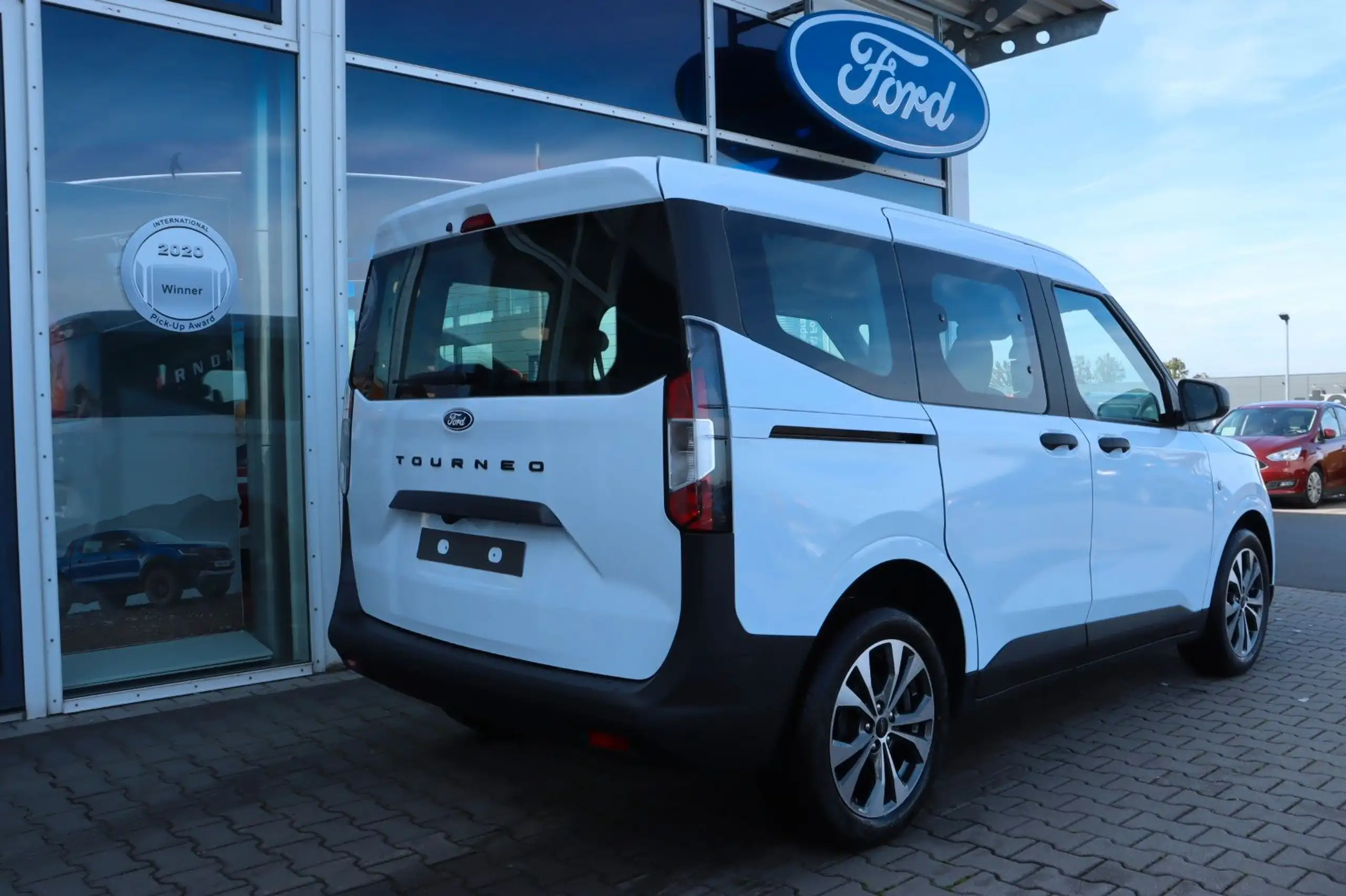 Ford - Tourneo Courier