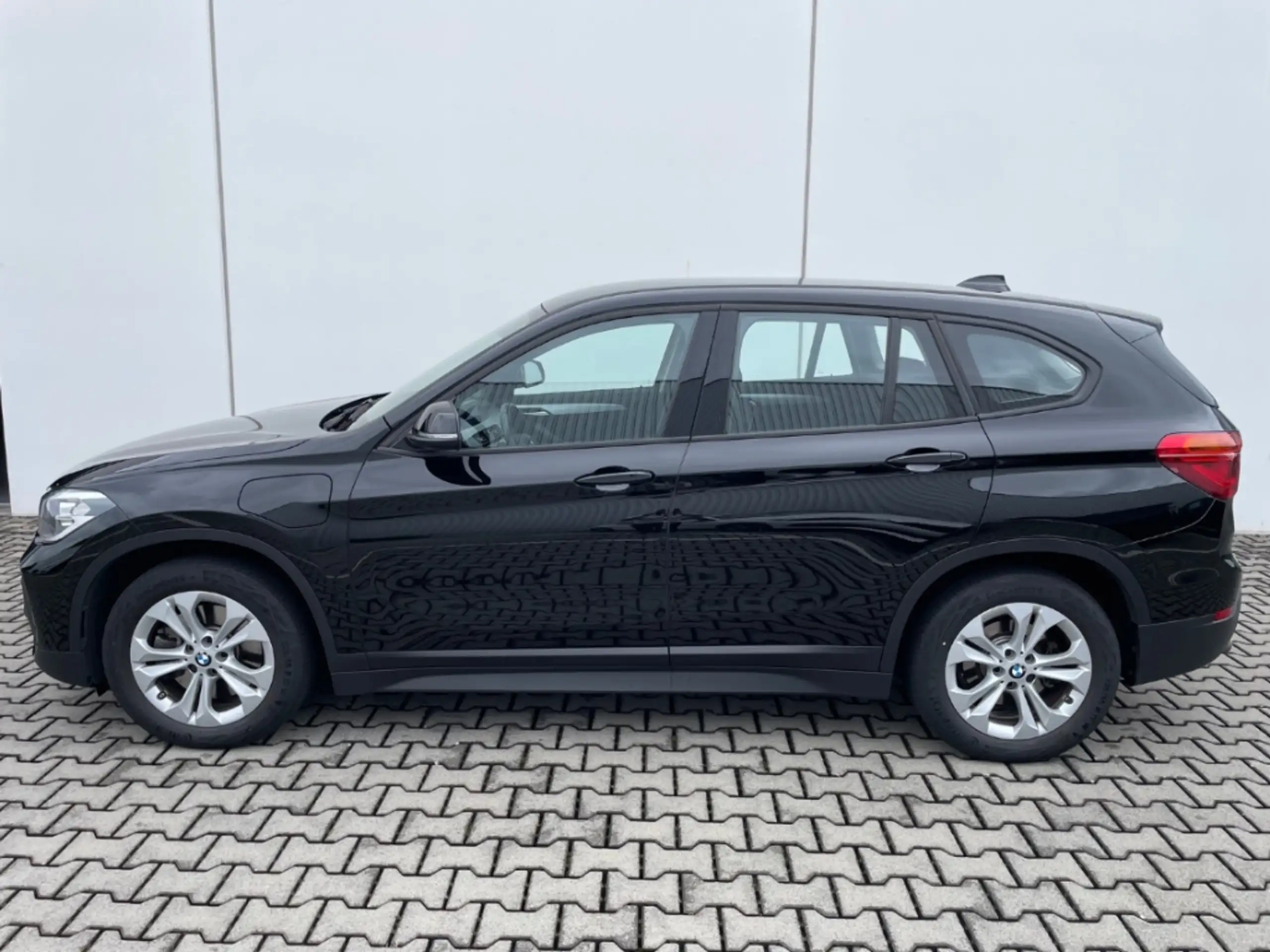 BMW - X1