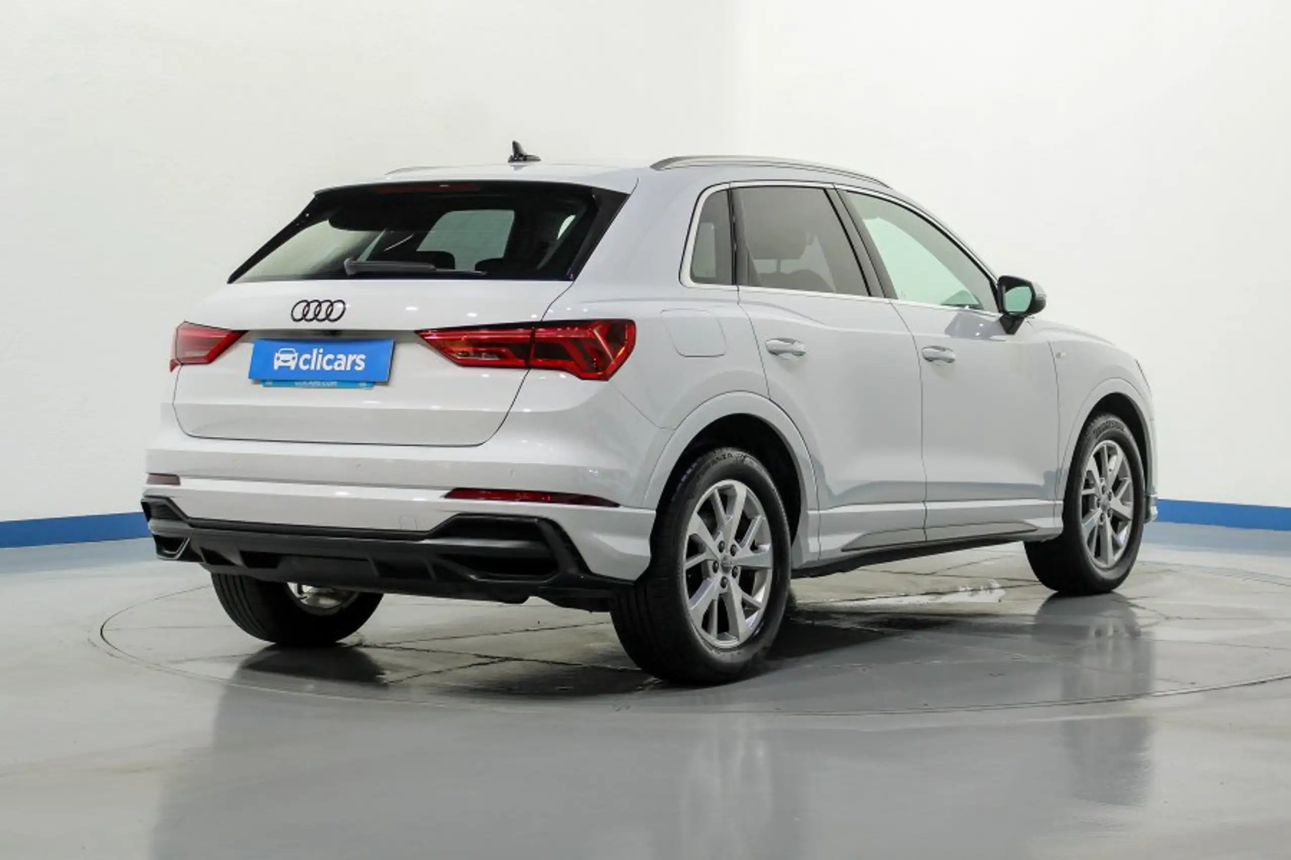 Audi - Q3