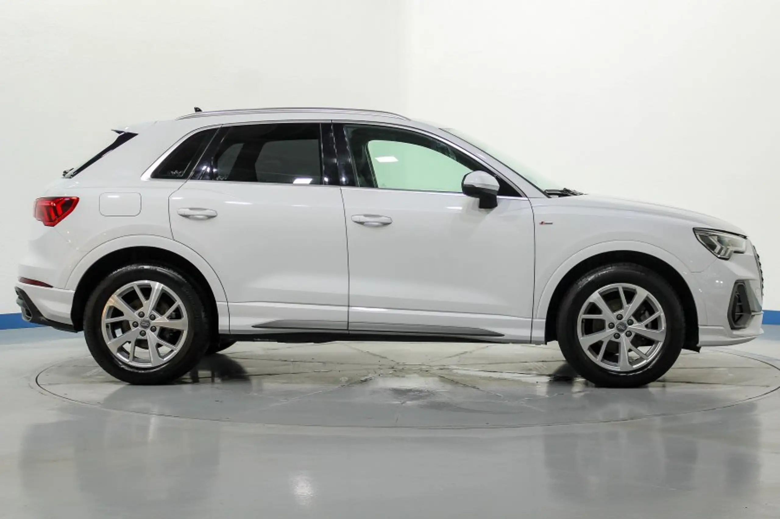 Audi - Q3