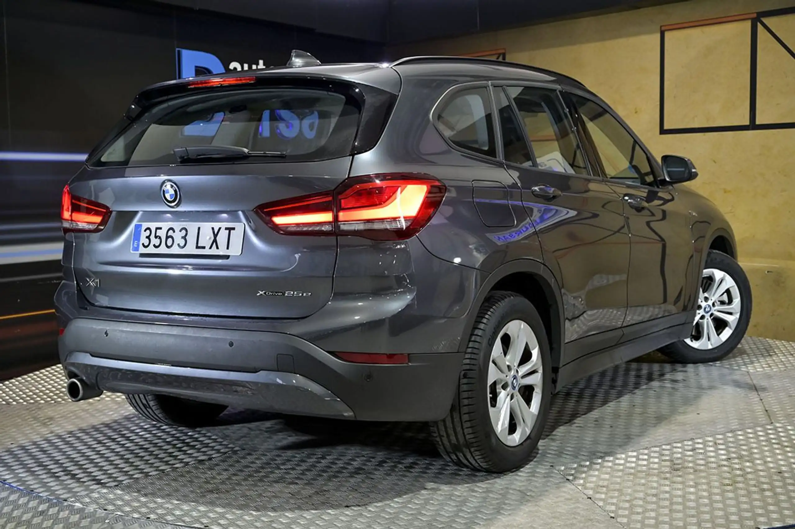 BMW - X1