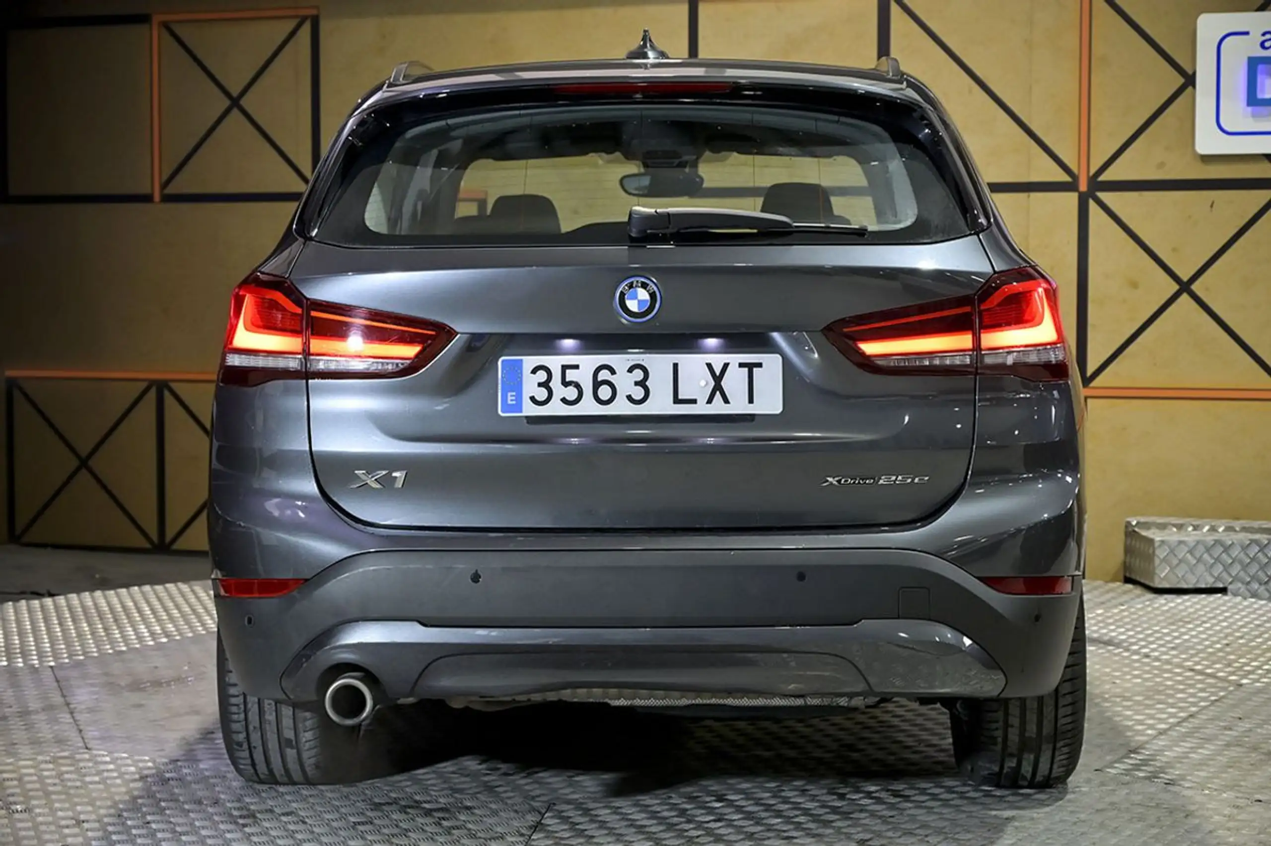 BMW - X1