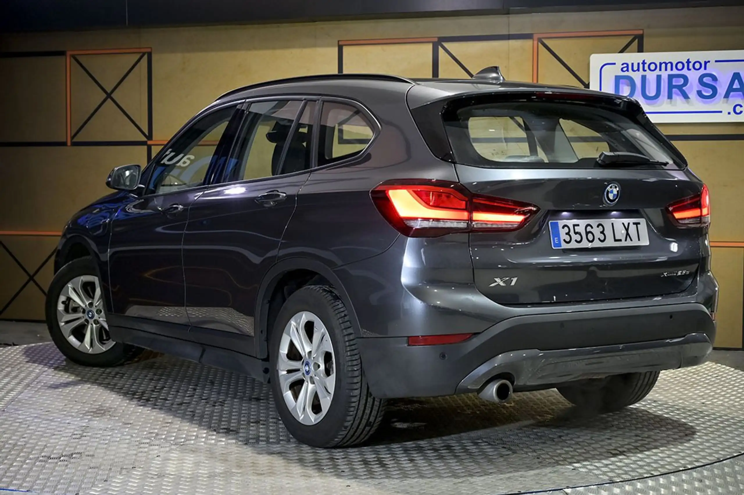 BMW - X1