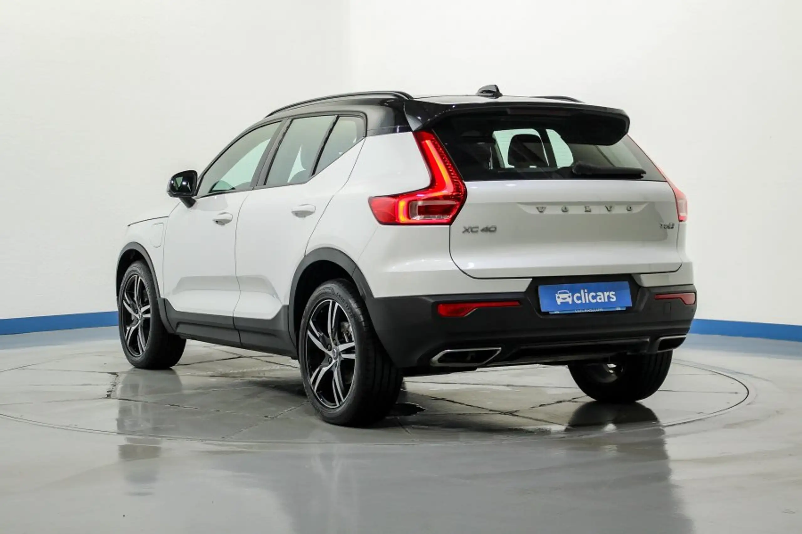 Volvo - XC40