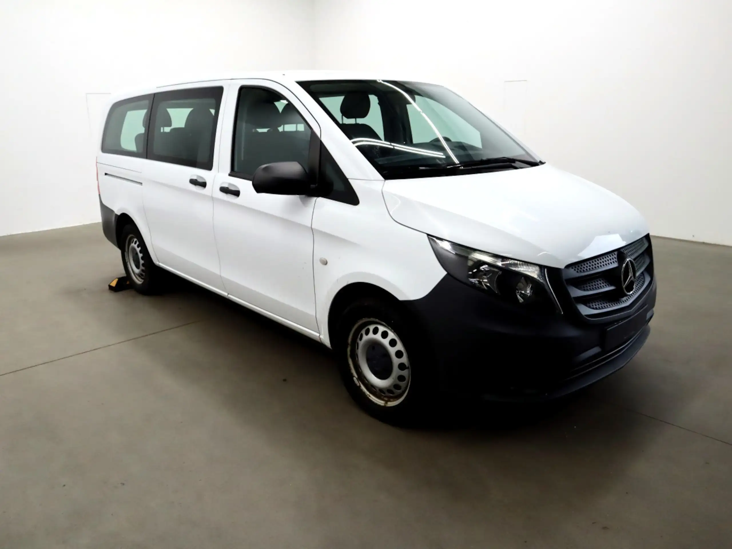 Mercedes-Benz - Vito