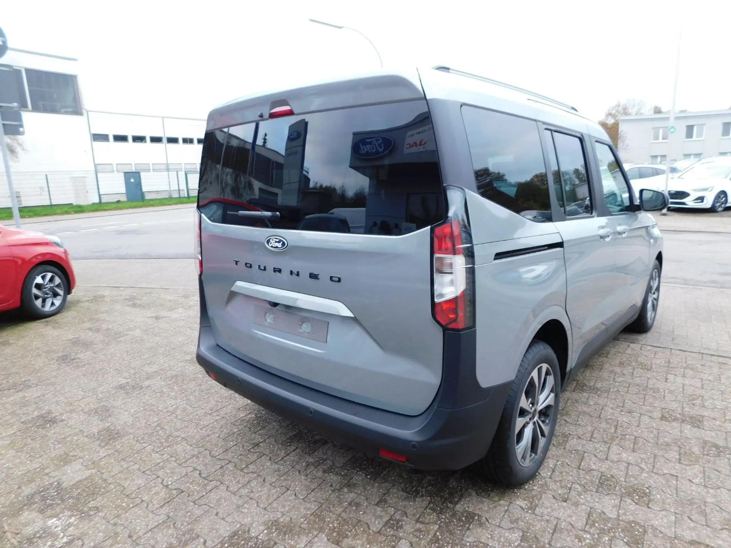 Ford - Tourneo Courier