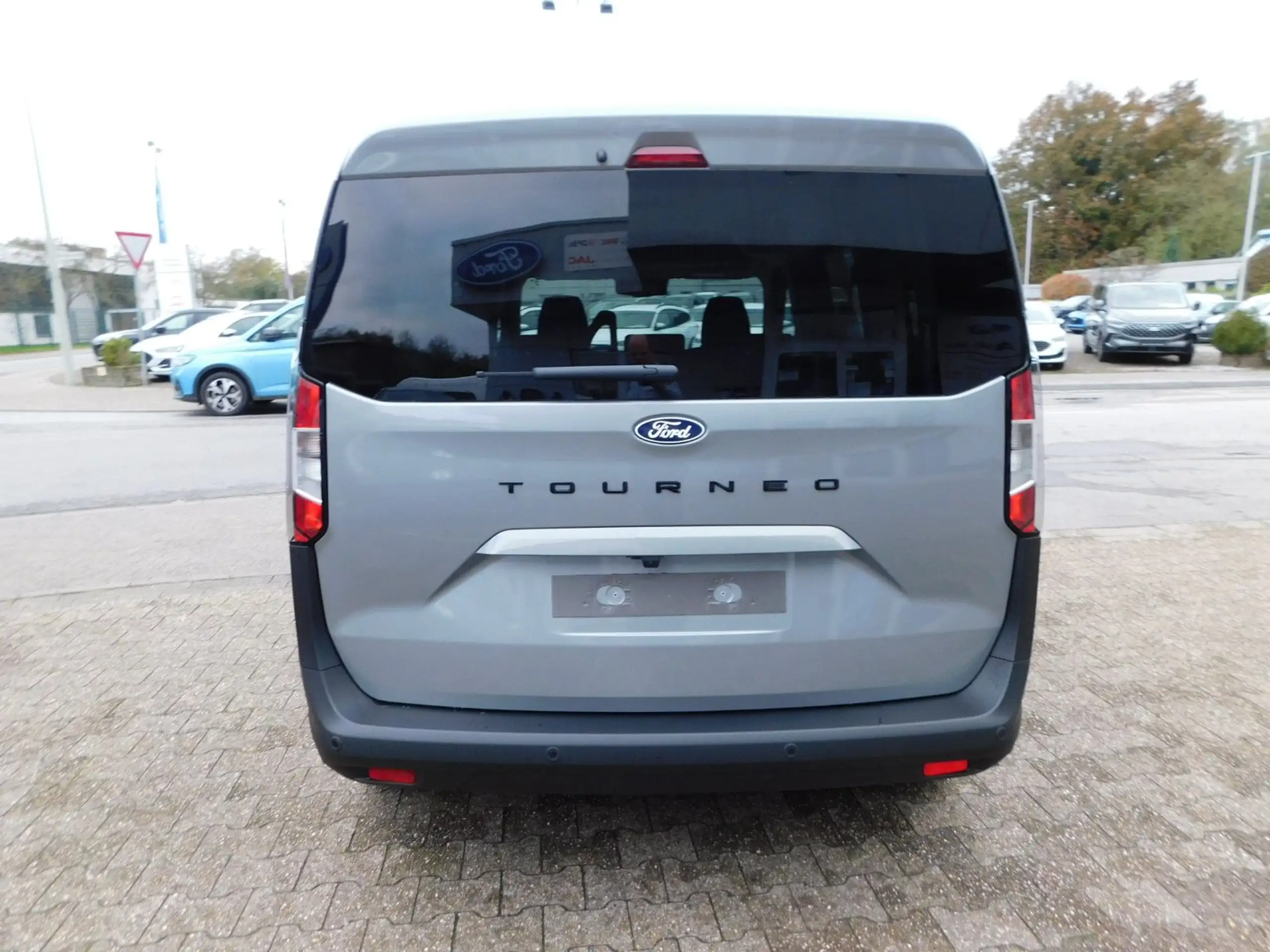 Ford - Tourneo Courier